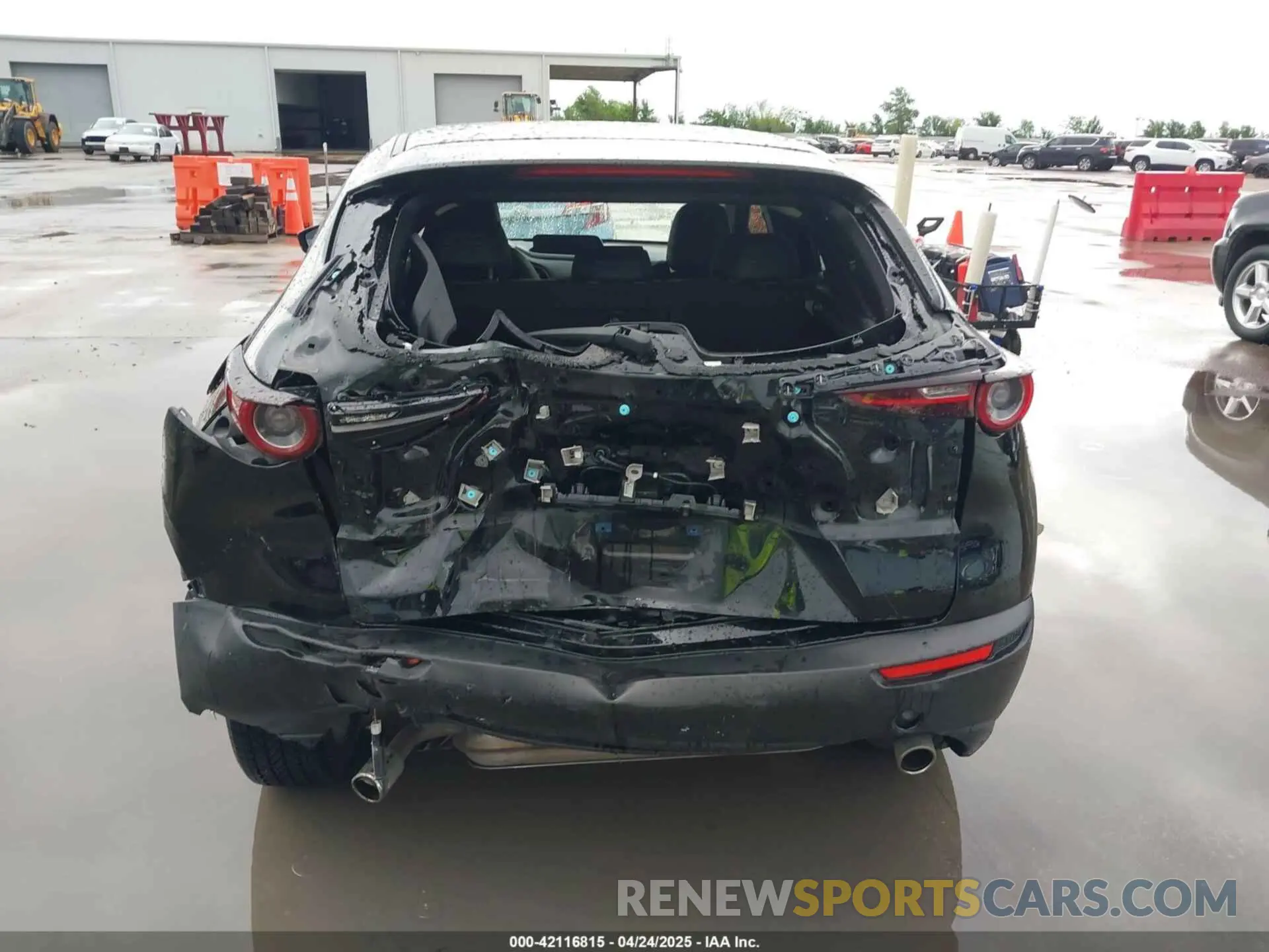 16 Photograph of a damaged car 3MVDMACL9MM227500 MAZDA CX-30 2021