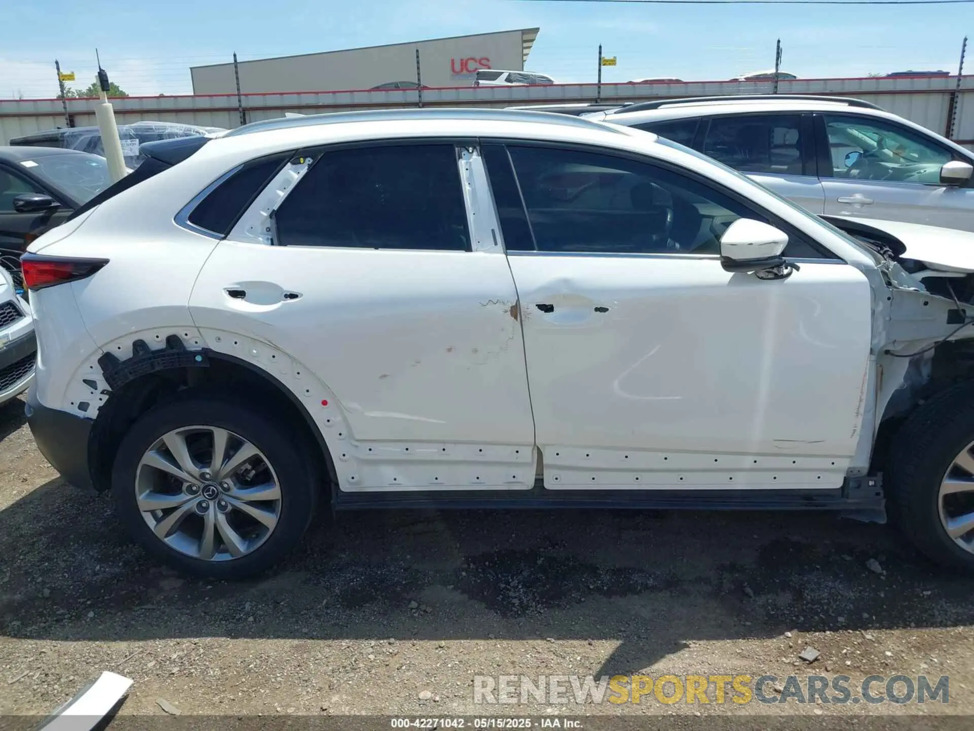 14 Photograph of a damaged car 3MVDMADLXMM315664 MAZDA CX-30 2021