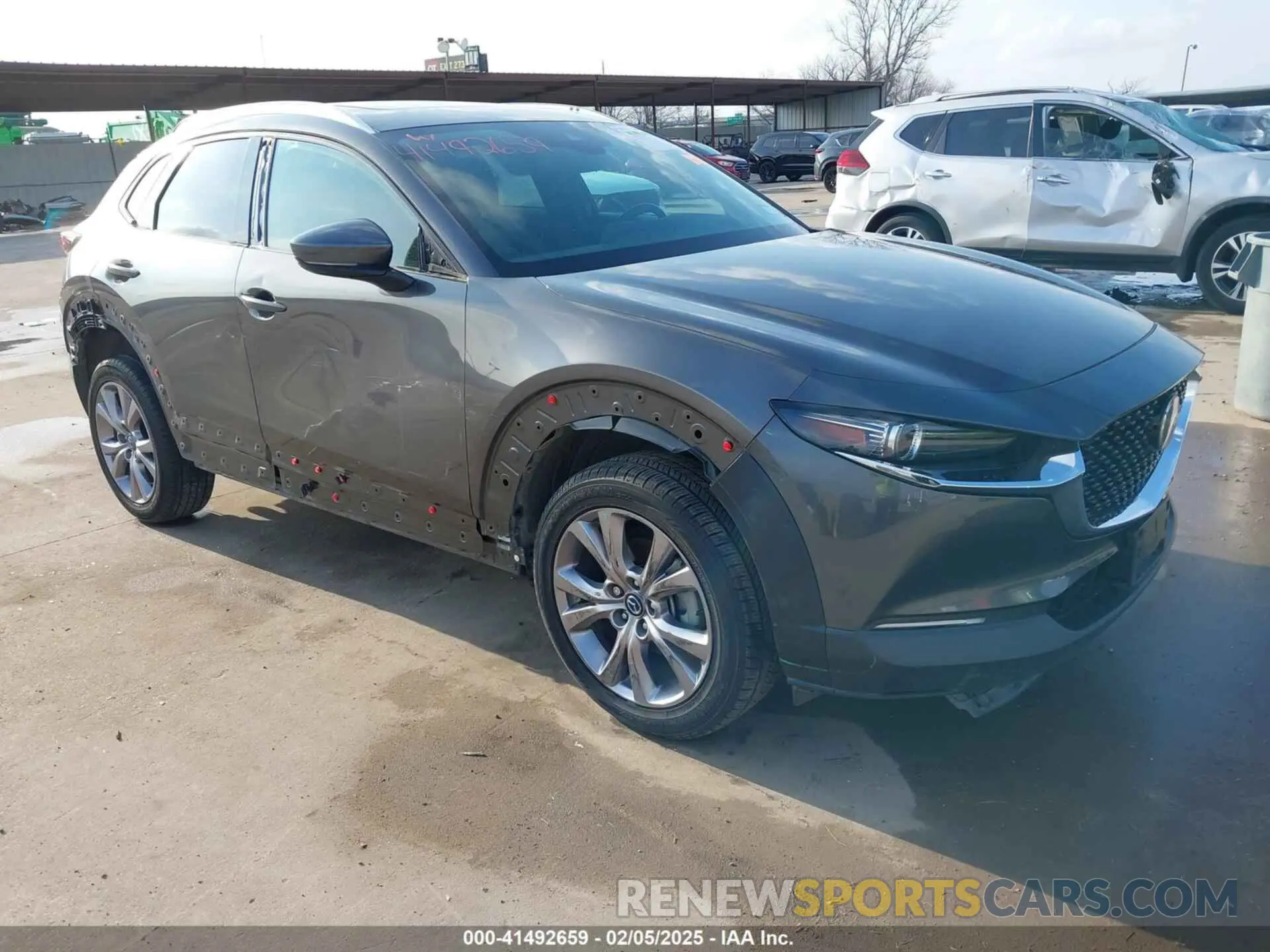 1 Photograph of a damaged car 3MVDMADM5MM215299 MAZDA CX-30 2021
