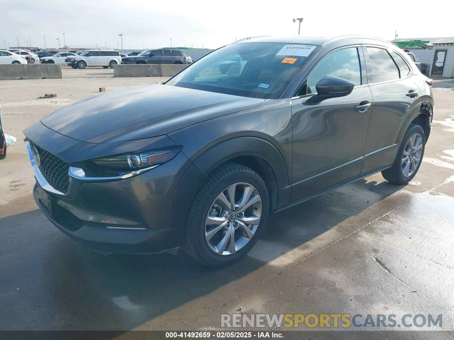 2 Photograph of a damaged car 3MVDMADM5MM215299 MAZDA CX-30 2021