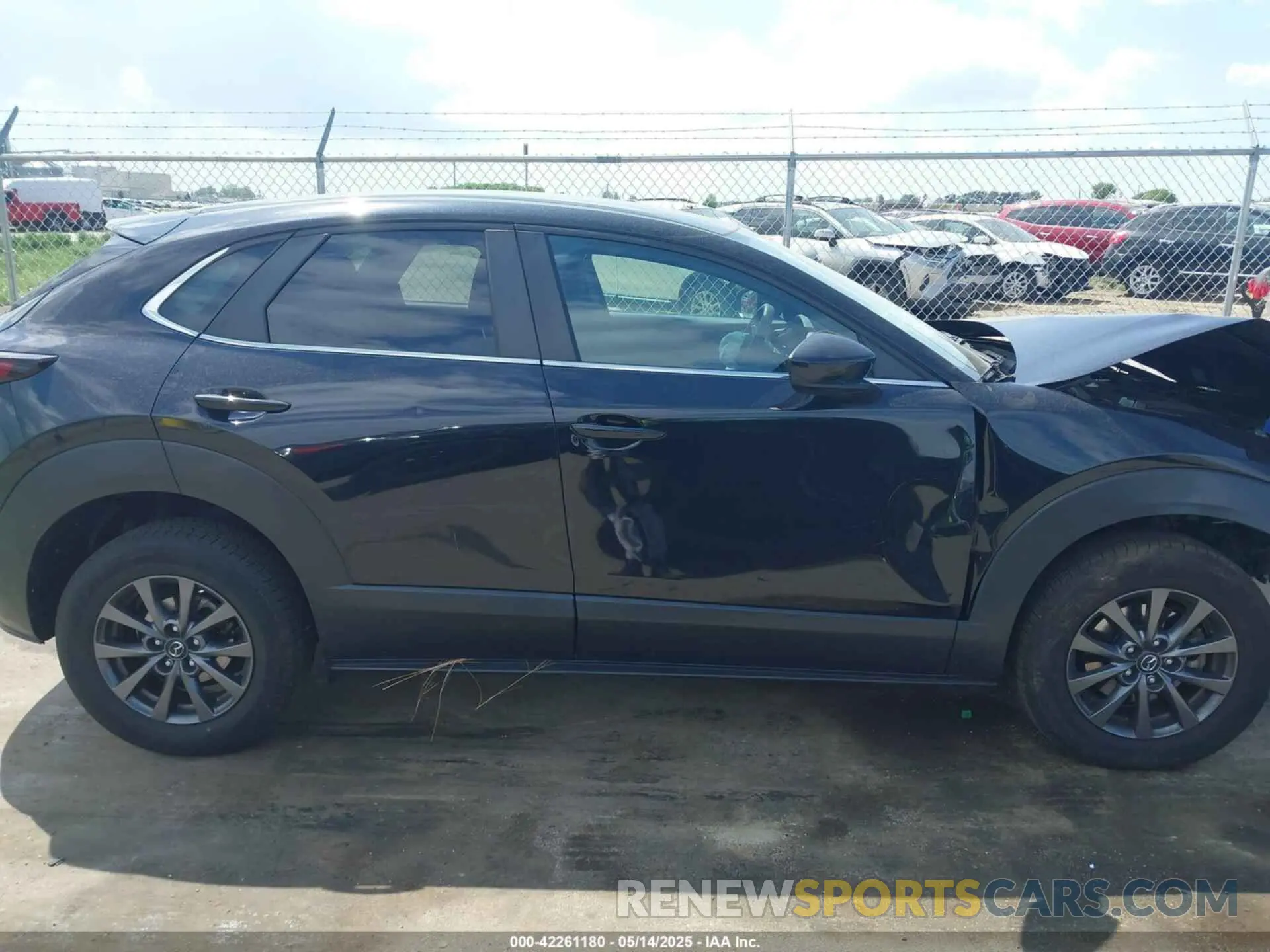 13 Photograph of a damaged car 3MVDMBAL0MM254030 MAZDA CX-30 2021