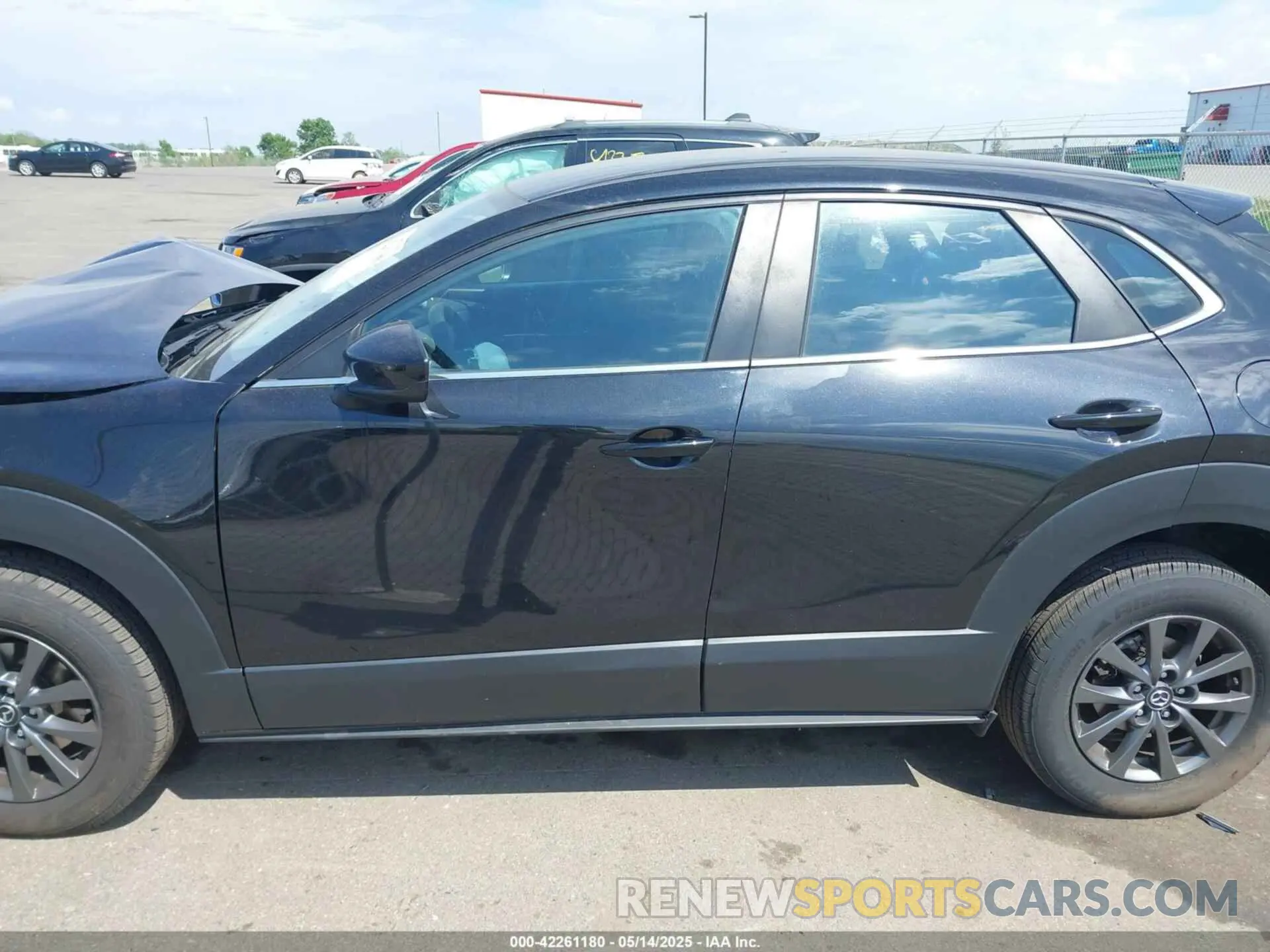 14 Photograph of a damaged car 3MVDMBAL0MM254030 MAZDA CX-30 2021