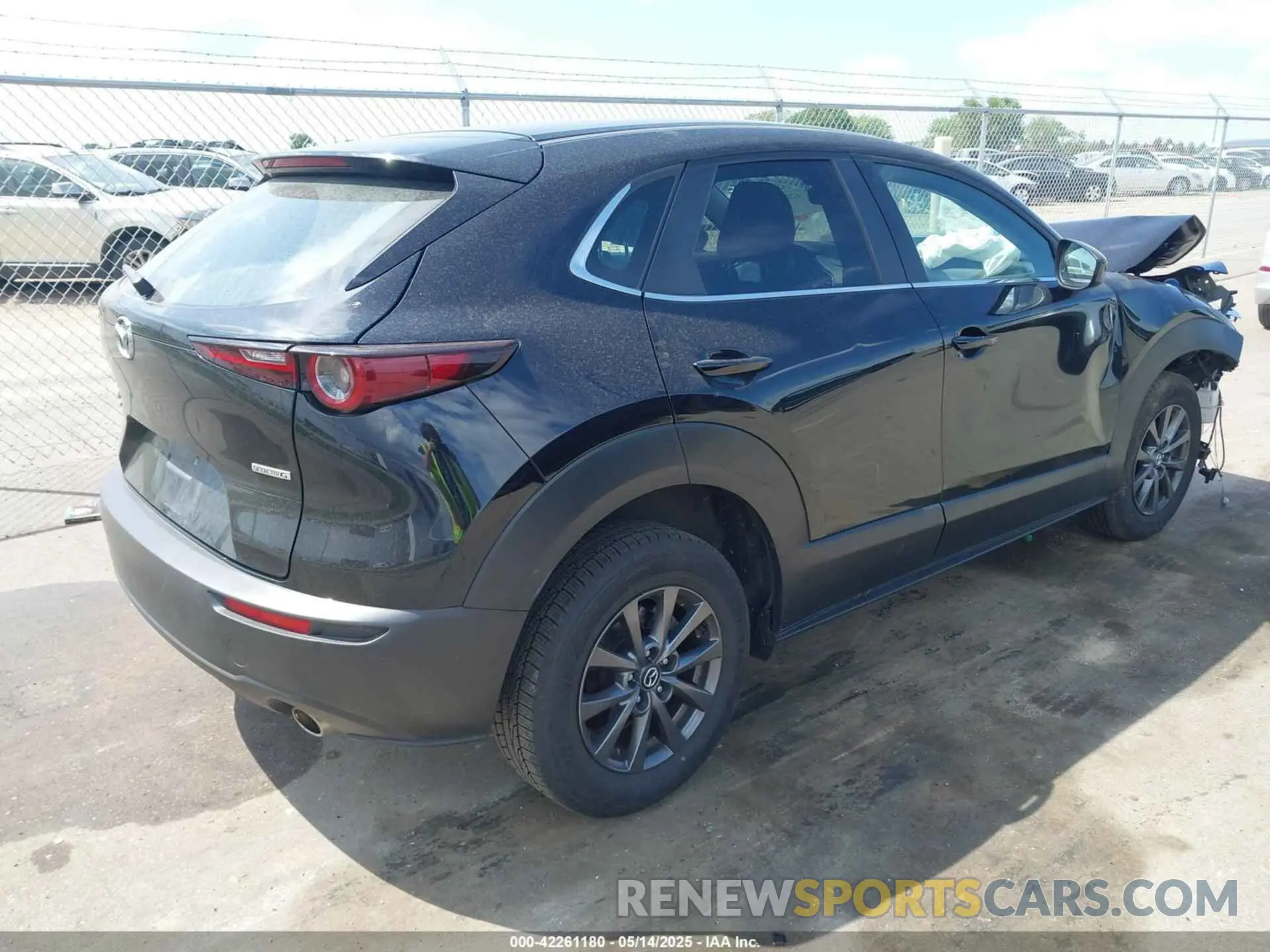 4 Photograph of a damaged car 3MVDMBAL0MM254030 MAZDA CX-30 2021