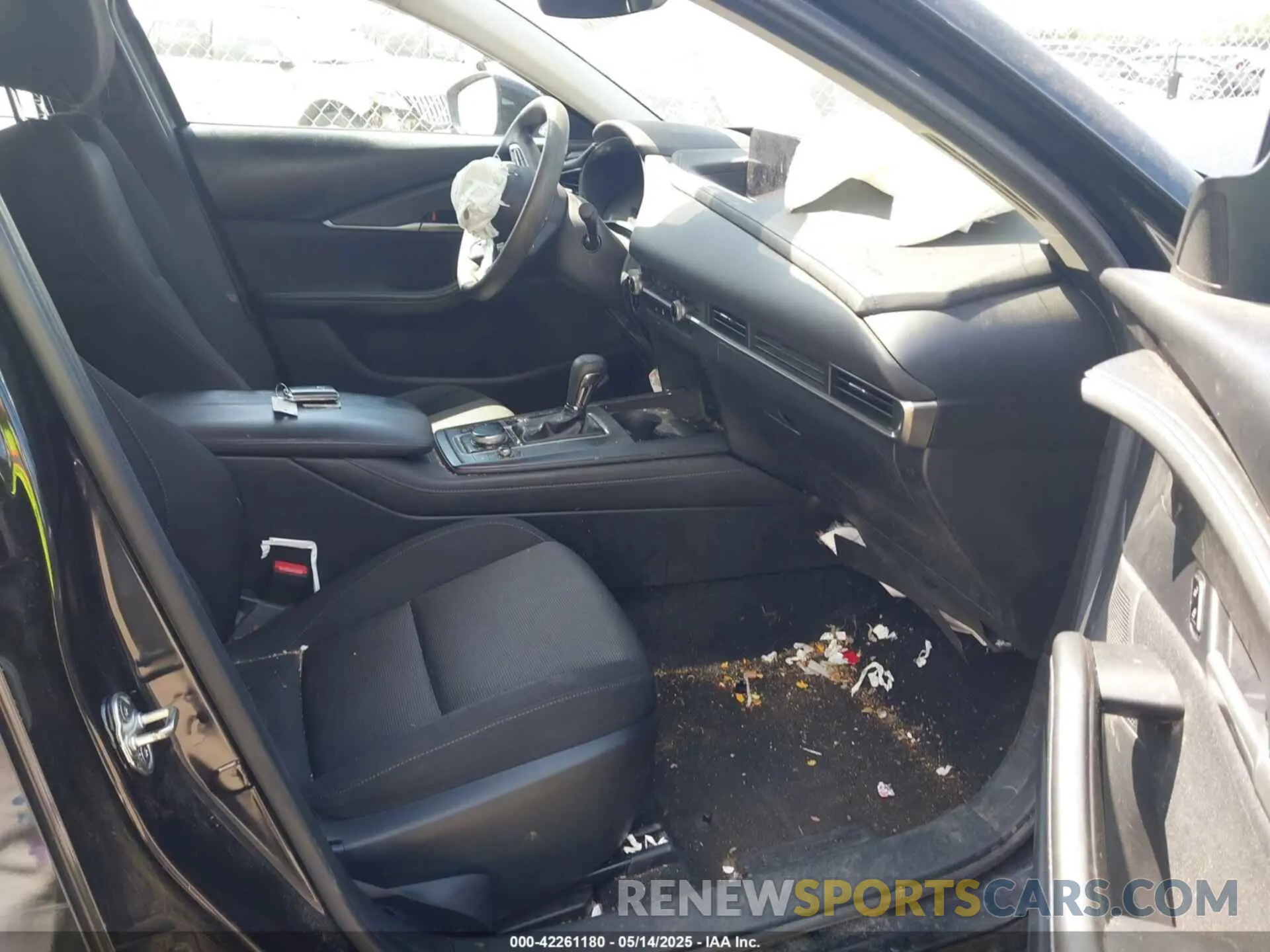 5 Photograph of a damaged car 3MVDMBAL0MM254030 MAZDA CX-30 2021