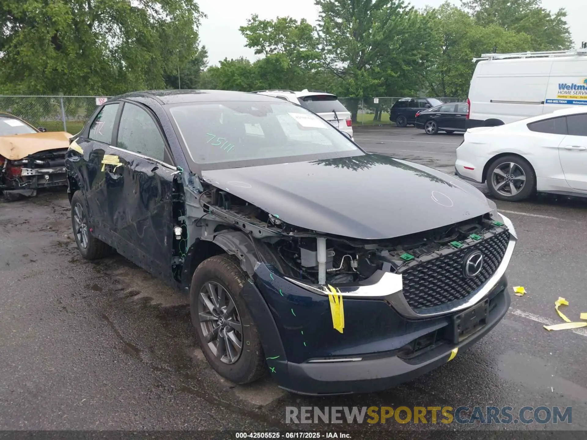 1 Photograph of a damaged car 3MVDMBAL5MM254086 MAZDA CX-30 2021