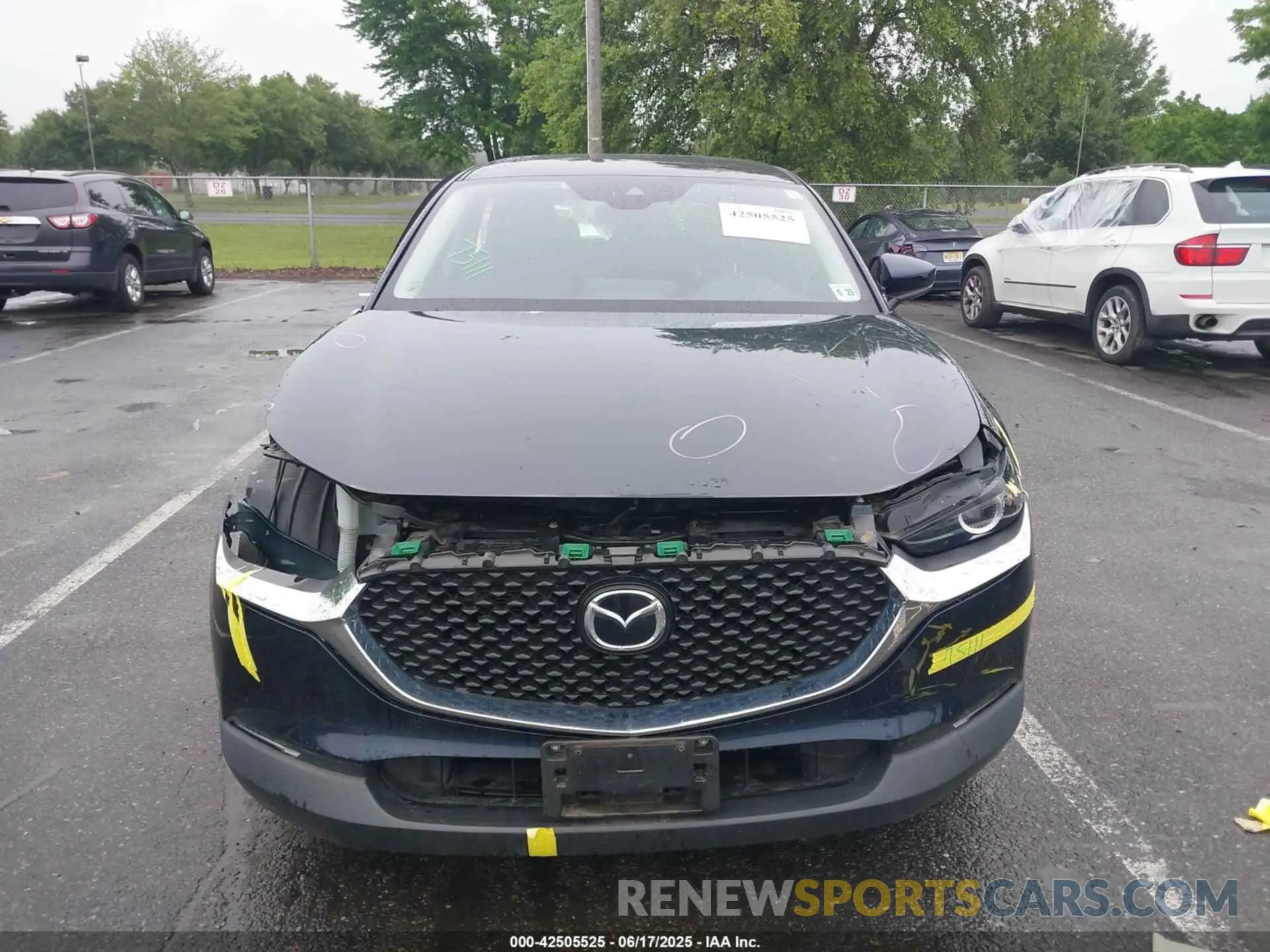 12 Photograph of a damaged car 3MVDMBAL5MM254086 MAZDA CX-30 2021
