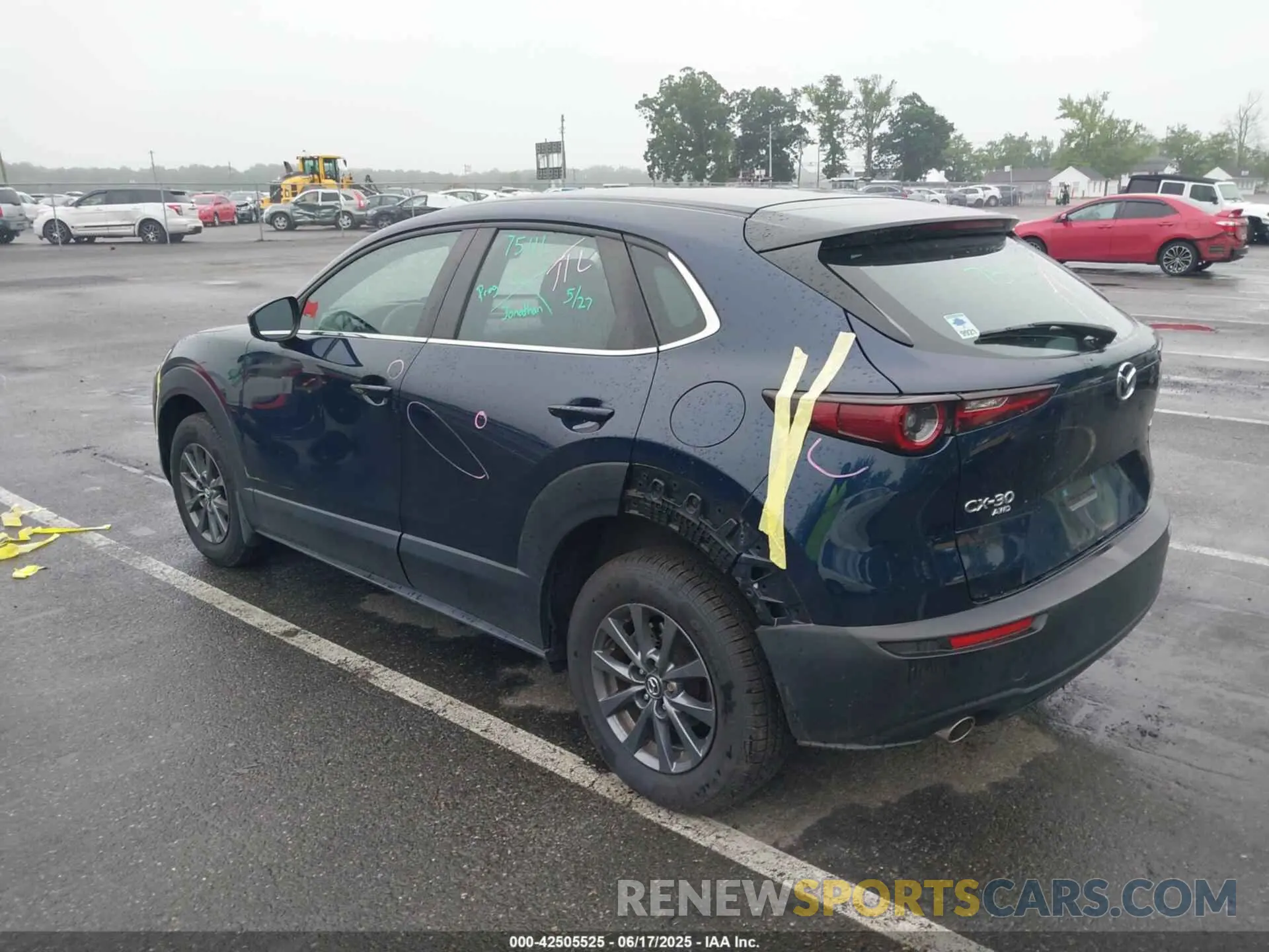 3 Photograph of a damaged car 3MVDMBAL5MM254086 MAZDA CX-30 2021