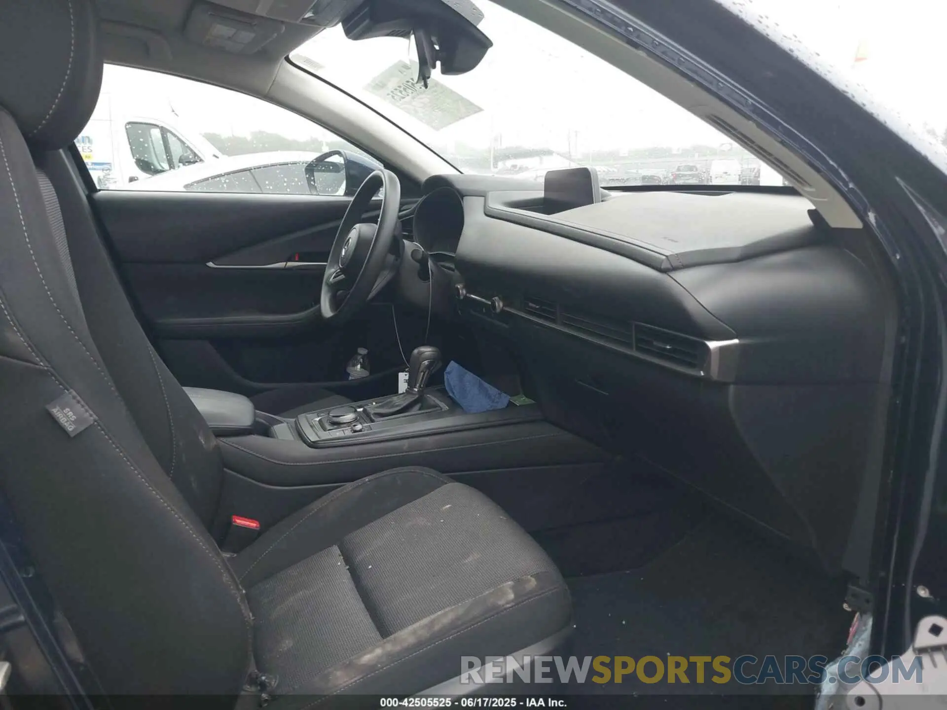 5 Photograph of a damaged car 3MVDMBAL5MM254086 MAZDA CX-30 2021