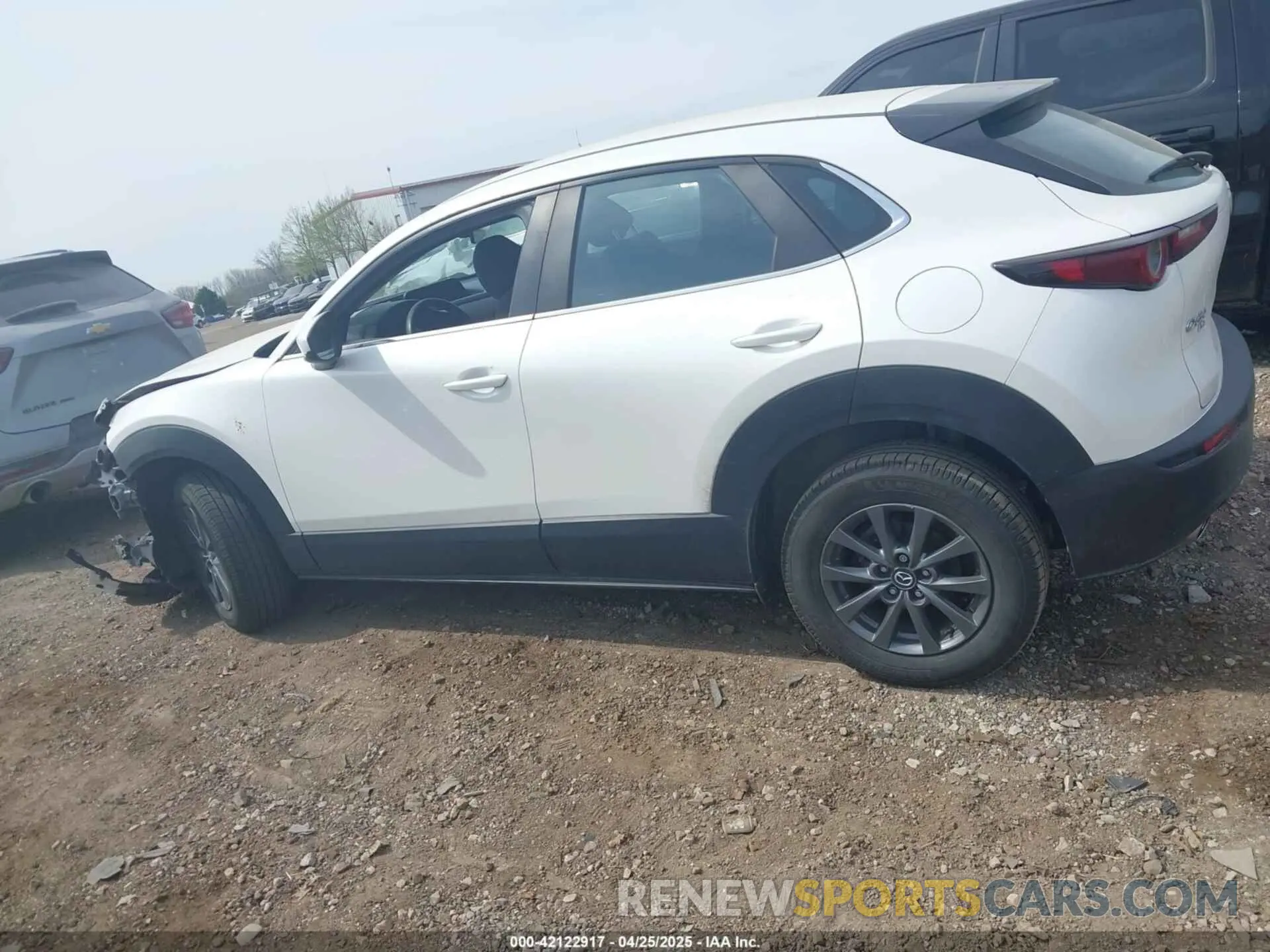 14 Photograph of a damaged car 3MVDMBAL6MM206130 MAZDA CX-30 2021