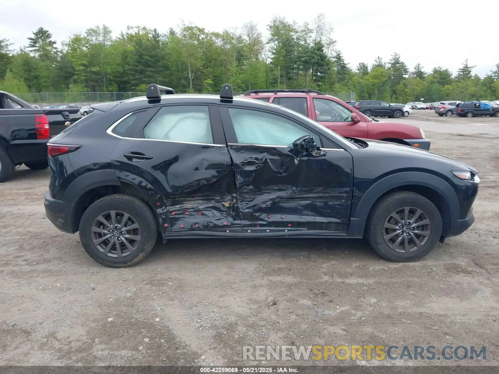 14 Photograph of a damaged car 3MVDMBAL6MM216396 MAZDA CX-30 2021