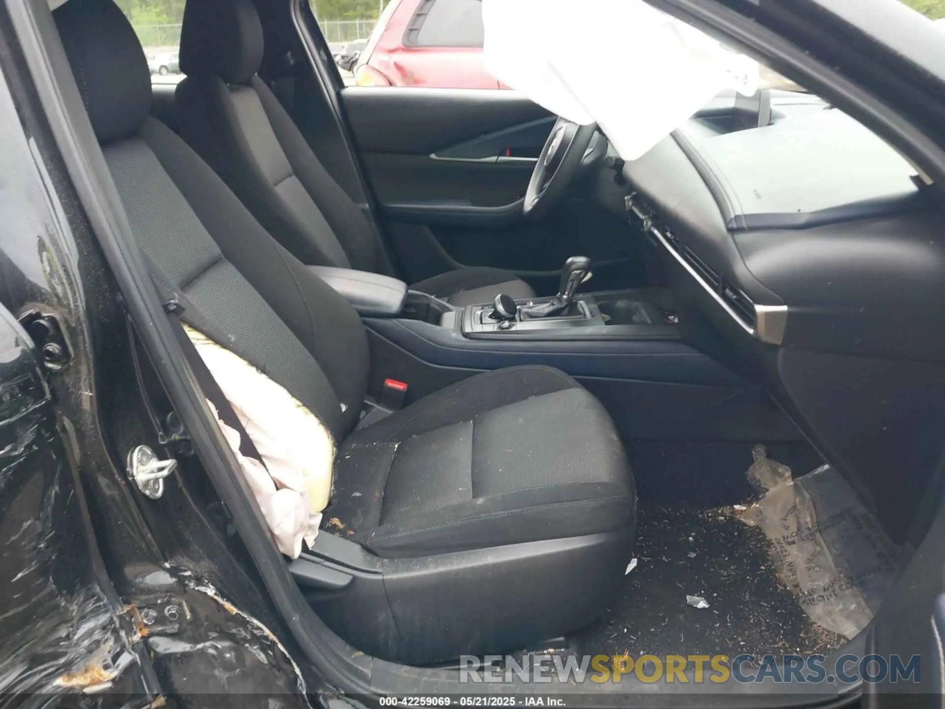 5 Photograph of a damaged car 3MVDMBAL6MM216396 MAZDA CX-30 2021