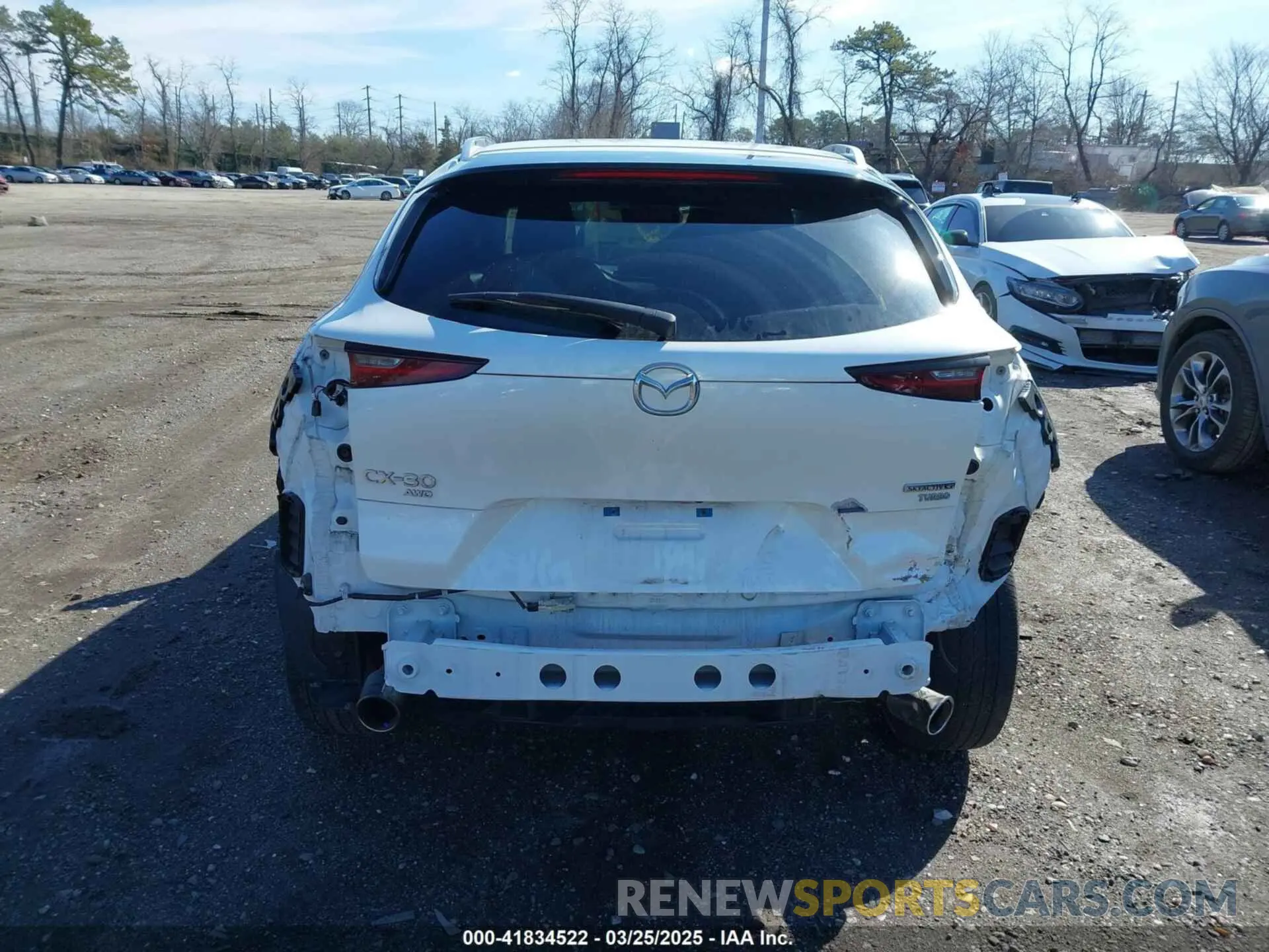 16 Photograph of a damaged car 3MVDMBAYXMM250823 MAZDA CX-30 2021