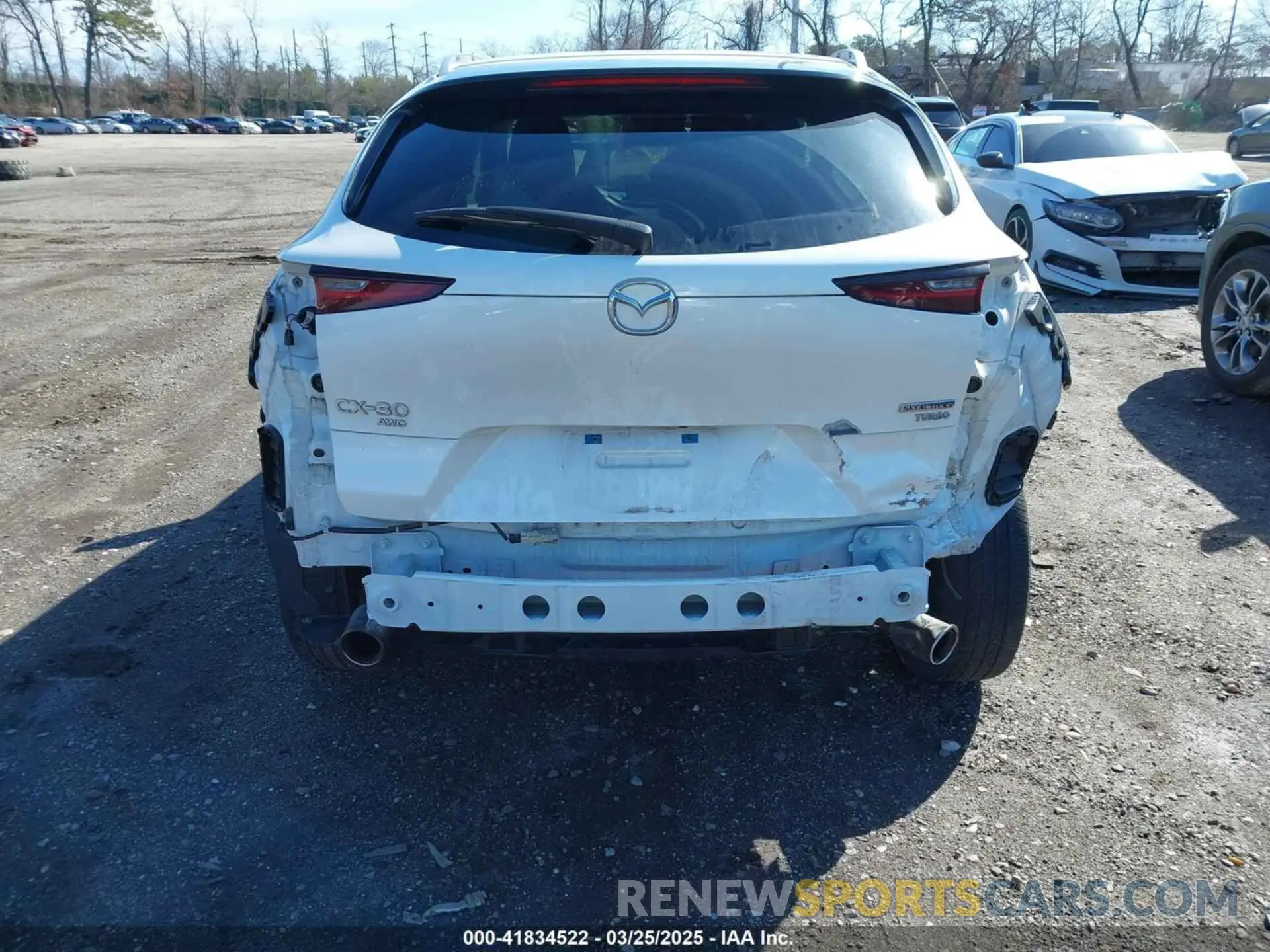 18 Photograph of a damaged car 3MVDMBAYXMM250823 MAZDA CX-30 2021