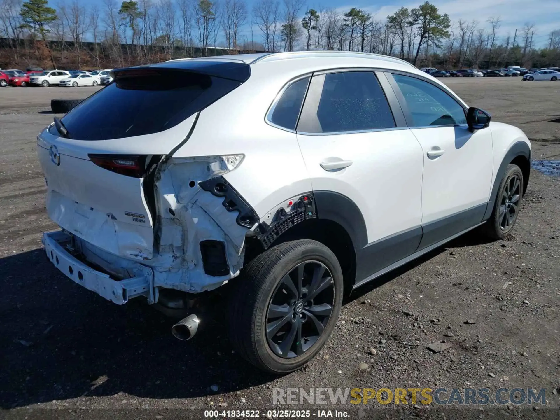 4 Photograph of a damaged car 3MVDMBAYXMM250823 MAZDA CX-30 2021