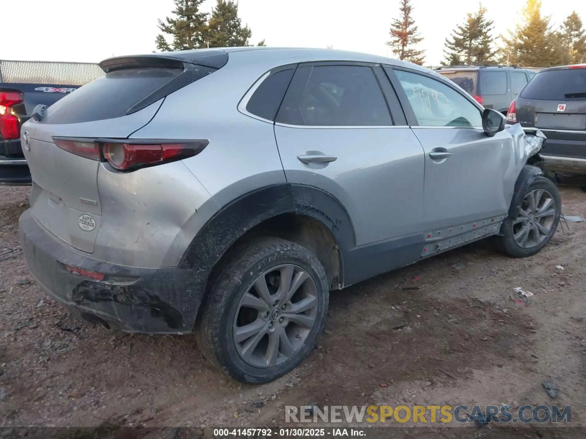 4 Photograph of a damaged car 3MVDMBBL0MM237386 MAZDA CX-30 2021