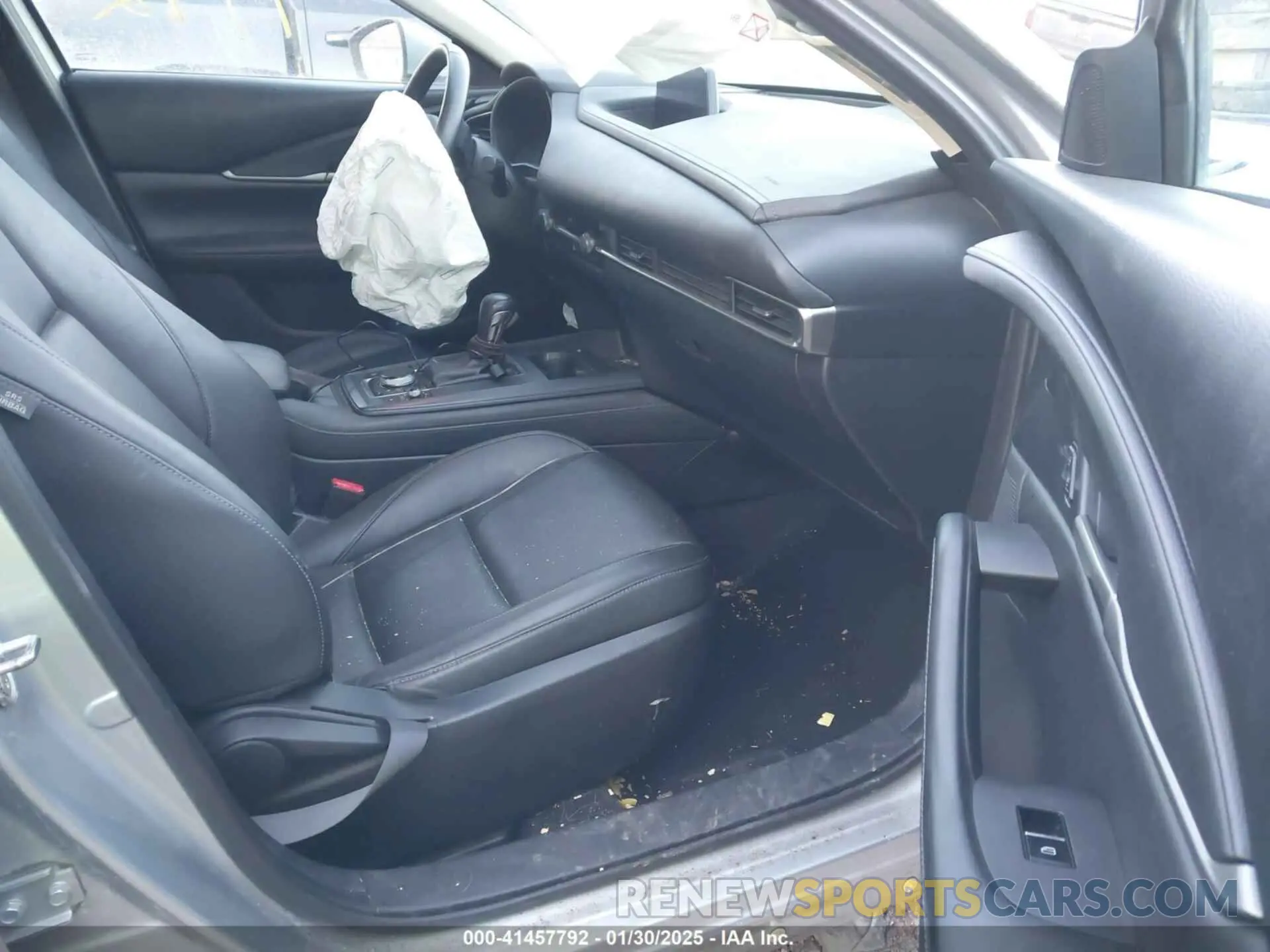 5 Photograph of a damaged car 3MVDMBBL0MM237386 MAZDA CX-30 2021