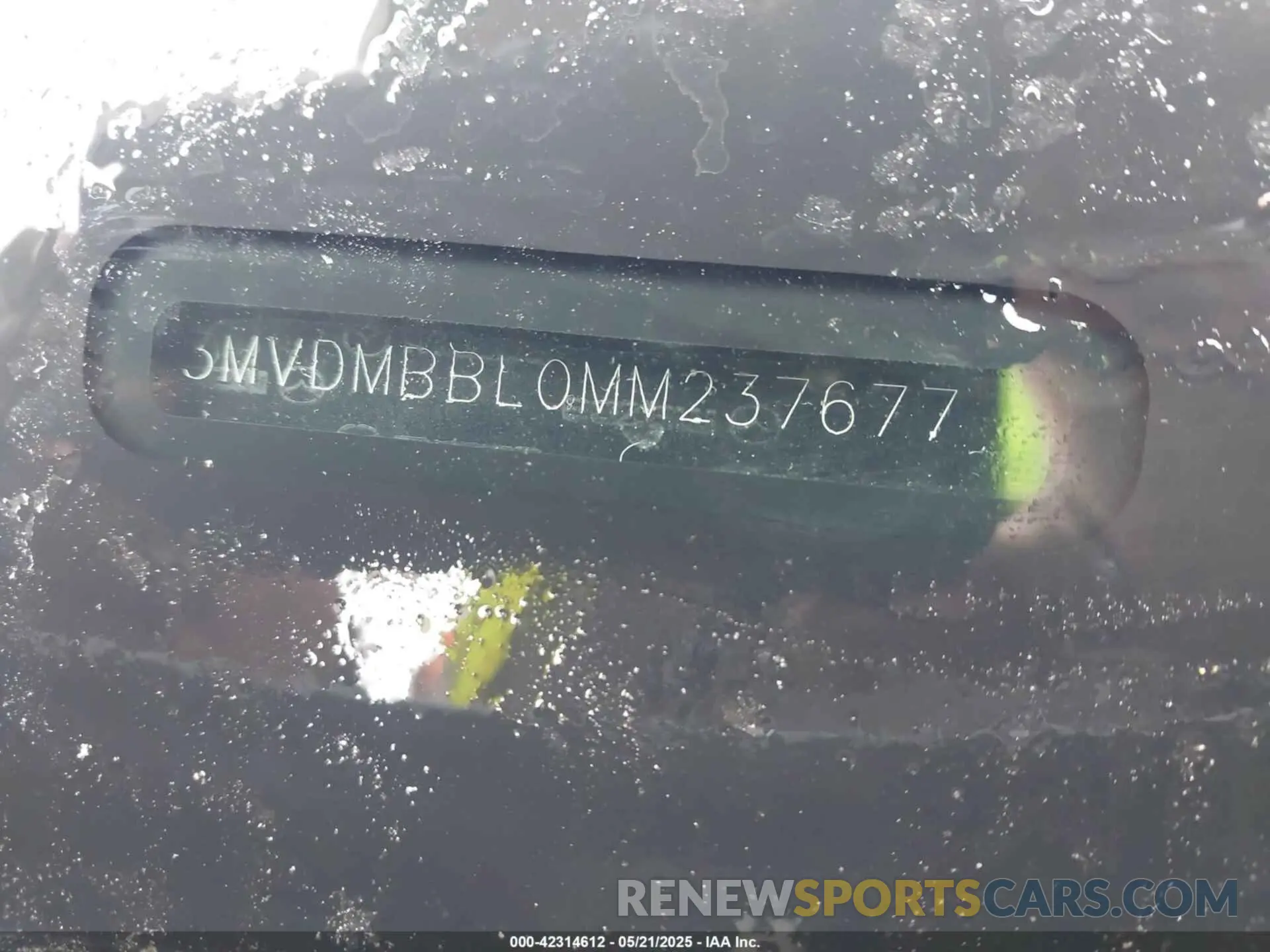 17 Photograph of a damaged car 3MVDMBBL0MM237677 MAZDA CX-30 2021