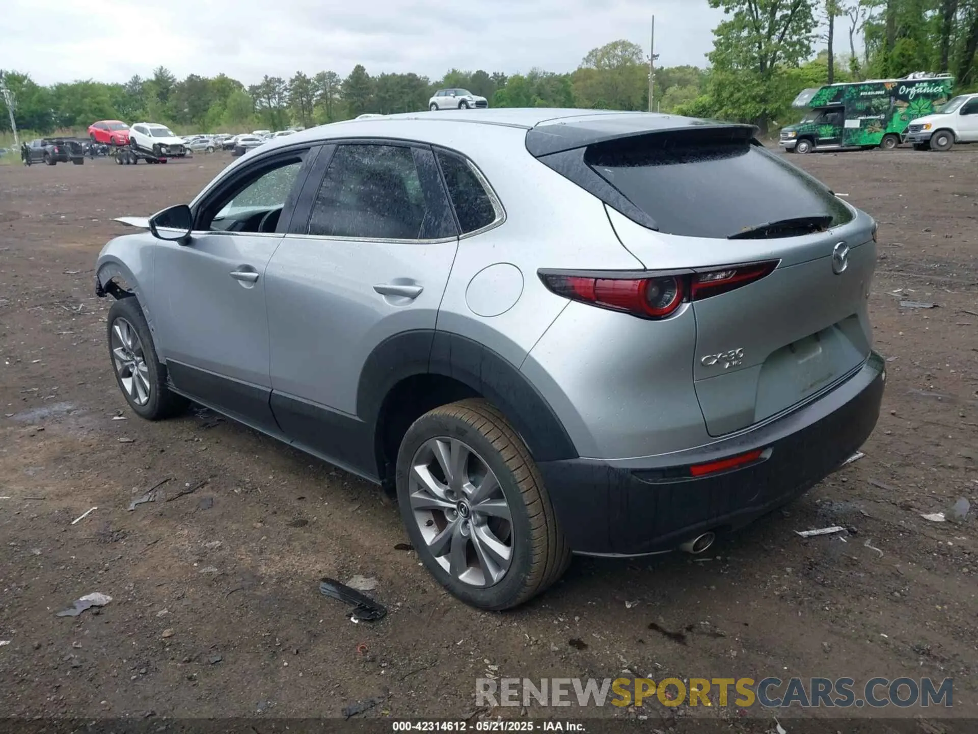 3 Photograph of a damaged car 3MVDMBBL0MM237677 MAZDA CX-30 2021