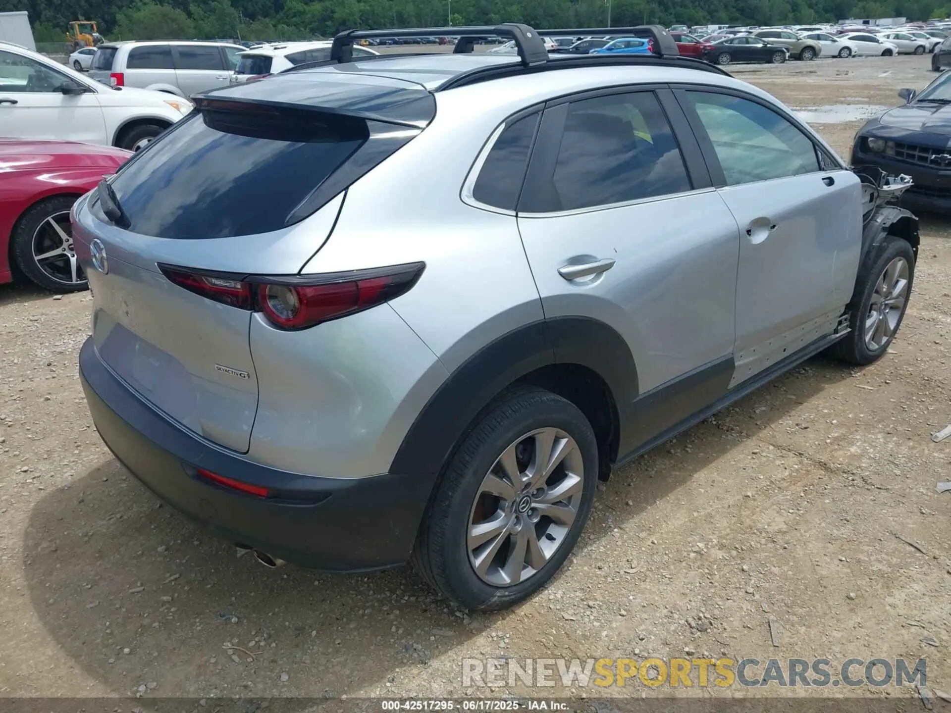 4 Photograph of a damaged car 3MVDMBBL1MM245514 MAZDA CX-30 2021