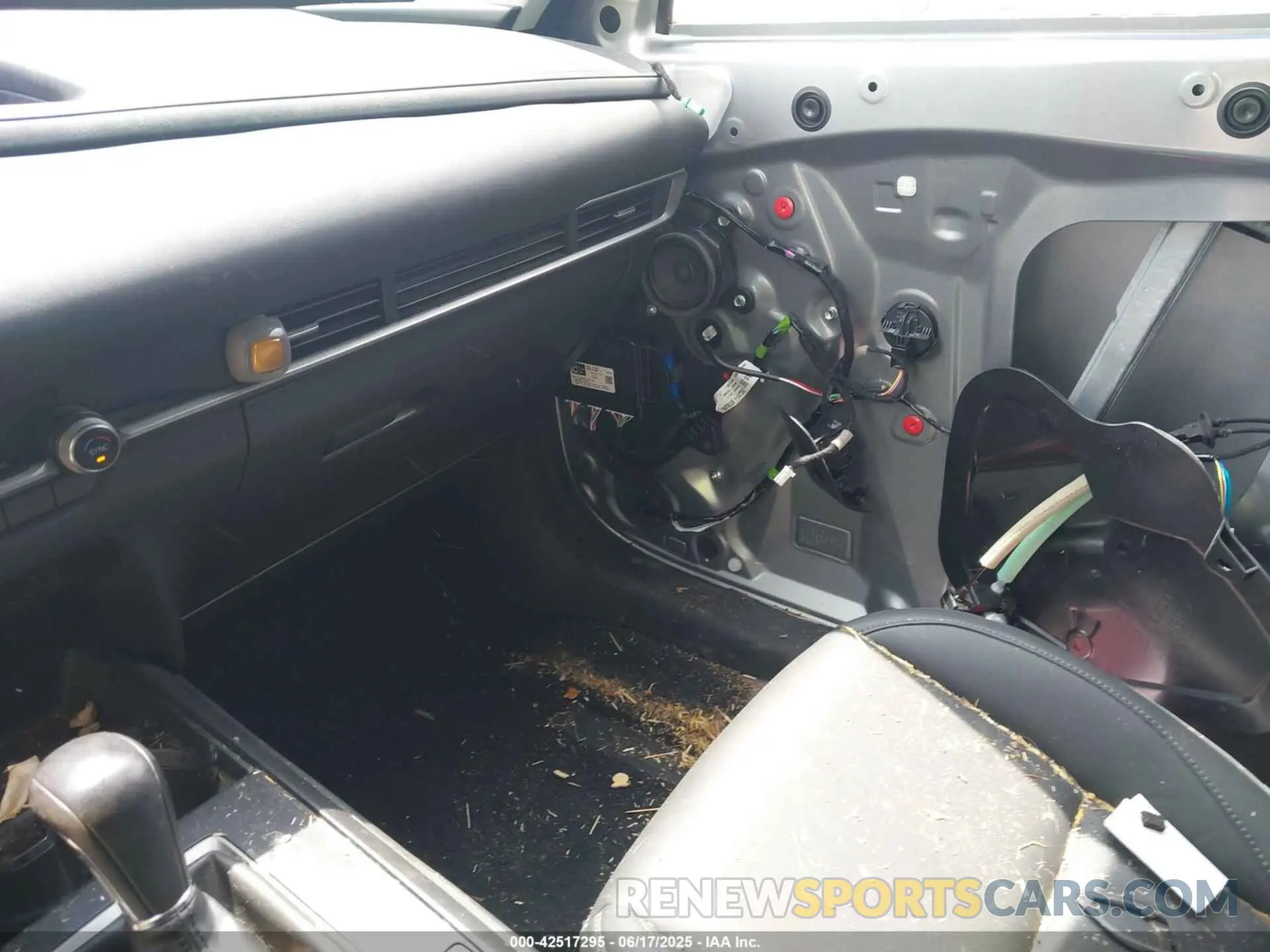 5 Photograph of a damaged car 3MVDMBBL1MM245514 MAZDA CX-30 2021