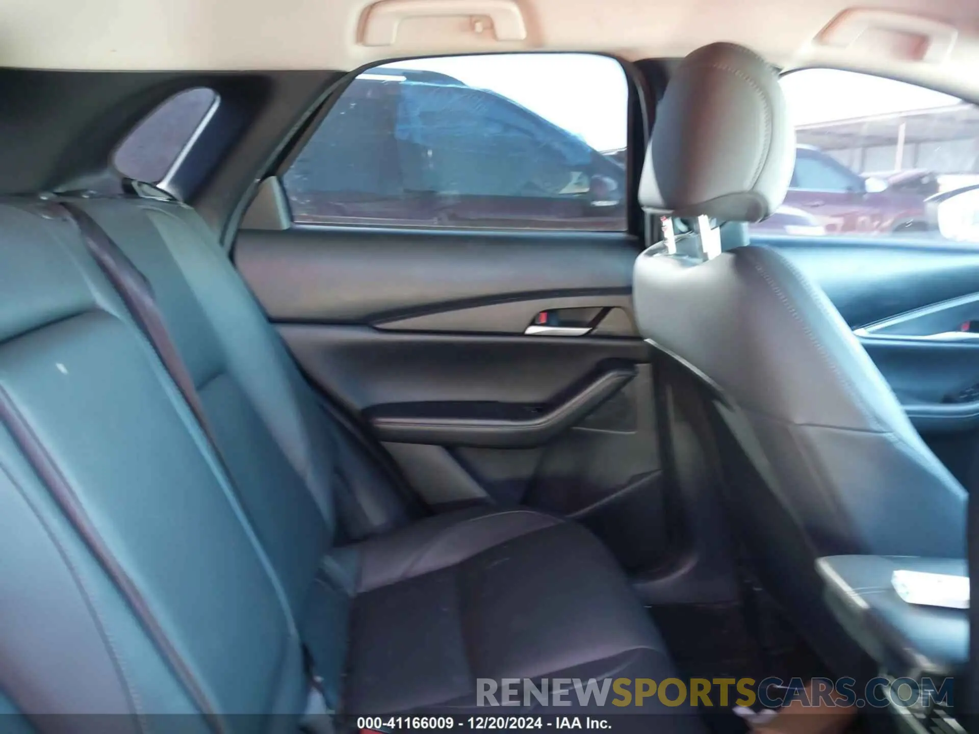 8 Photograph of a damaged car 3MVDMBBL1MM260529 MAZDA CX-30 2021