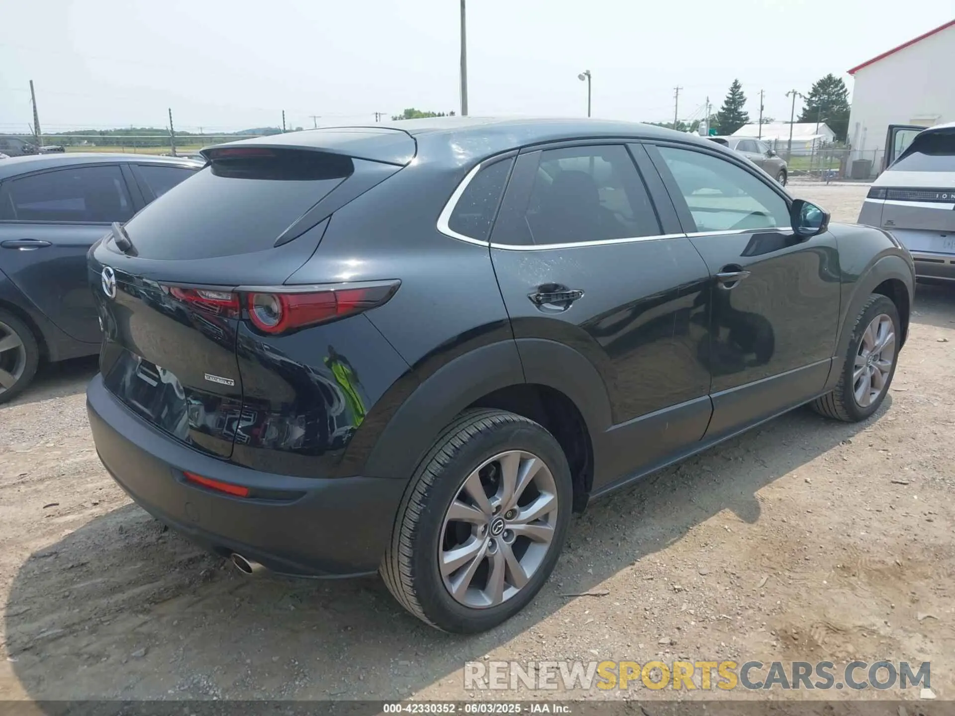 4 Photograph of a damaged car 3MVDMBBL2MM263309 MAZDA CX-30 2021