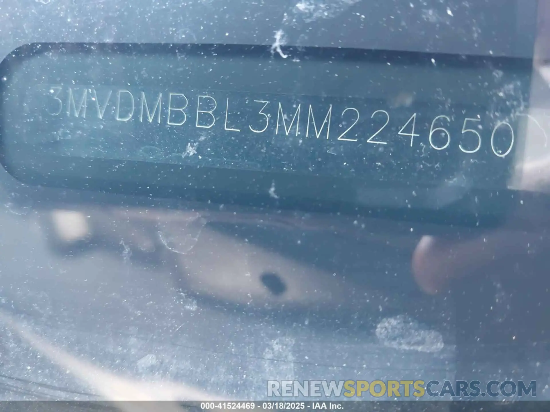 17 Photograph of a damaged car 3MVDMBBL3MM224650 MAZDA CX-30 2021
