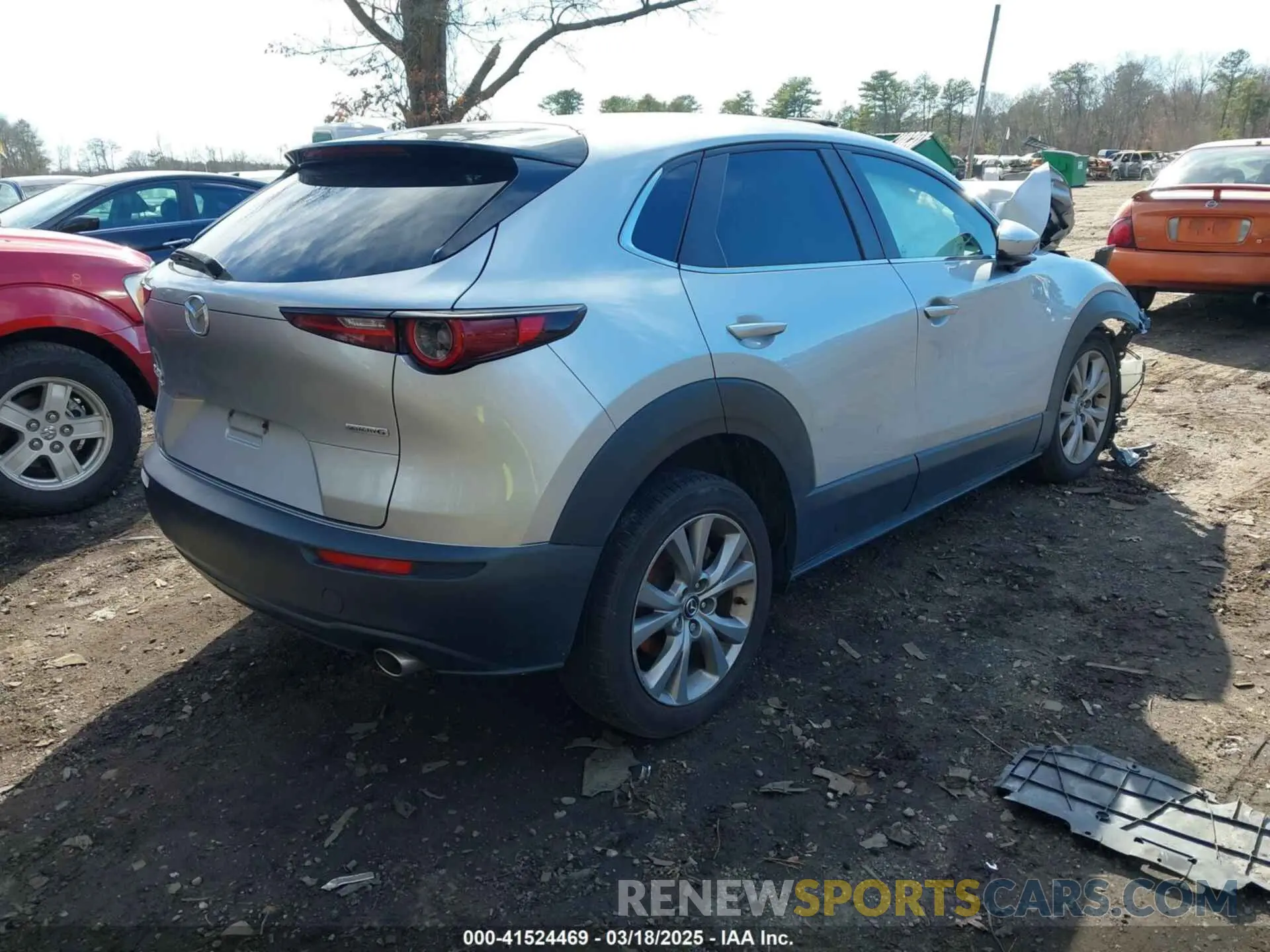 4 Photograph of a damaged car 3MVDMBBL3MM224650 MAZDA CX-30 2021