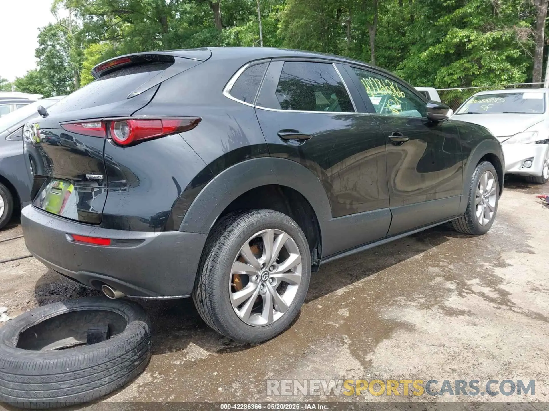 4 Photograph of a damaged car 3MVDMBBL3MM313375 MAZDA CX-30 2021