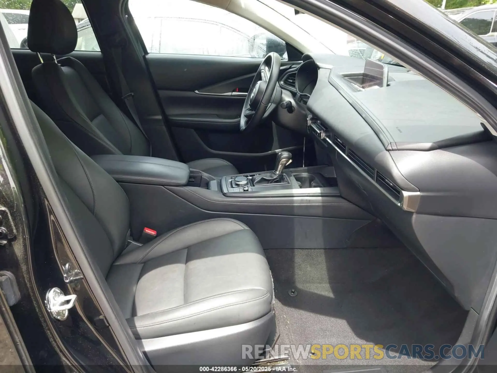 5 Photograph of a damaged car 3MVDMBBL3MM313375 MAZDA CX-30 2021