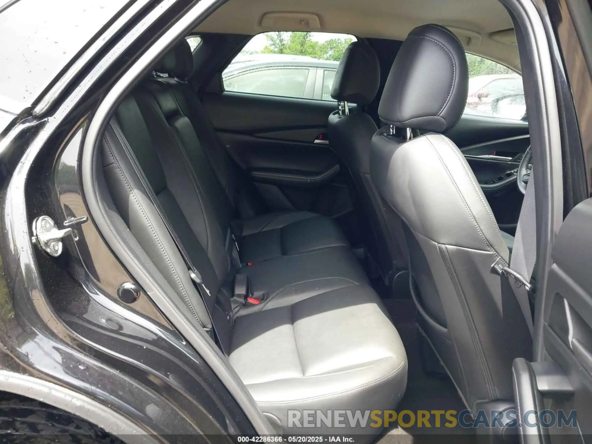 8 Photograph of a damaged car 3MVDMBBL3MM313375 MAZDA CX-30 2021