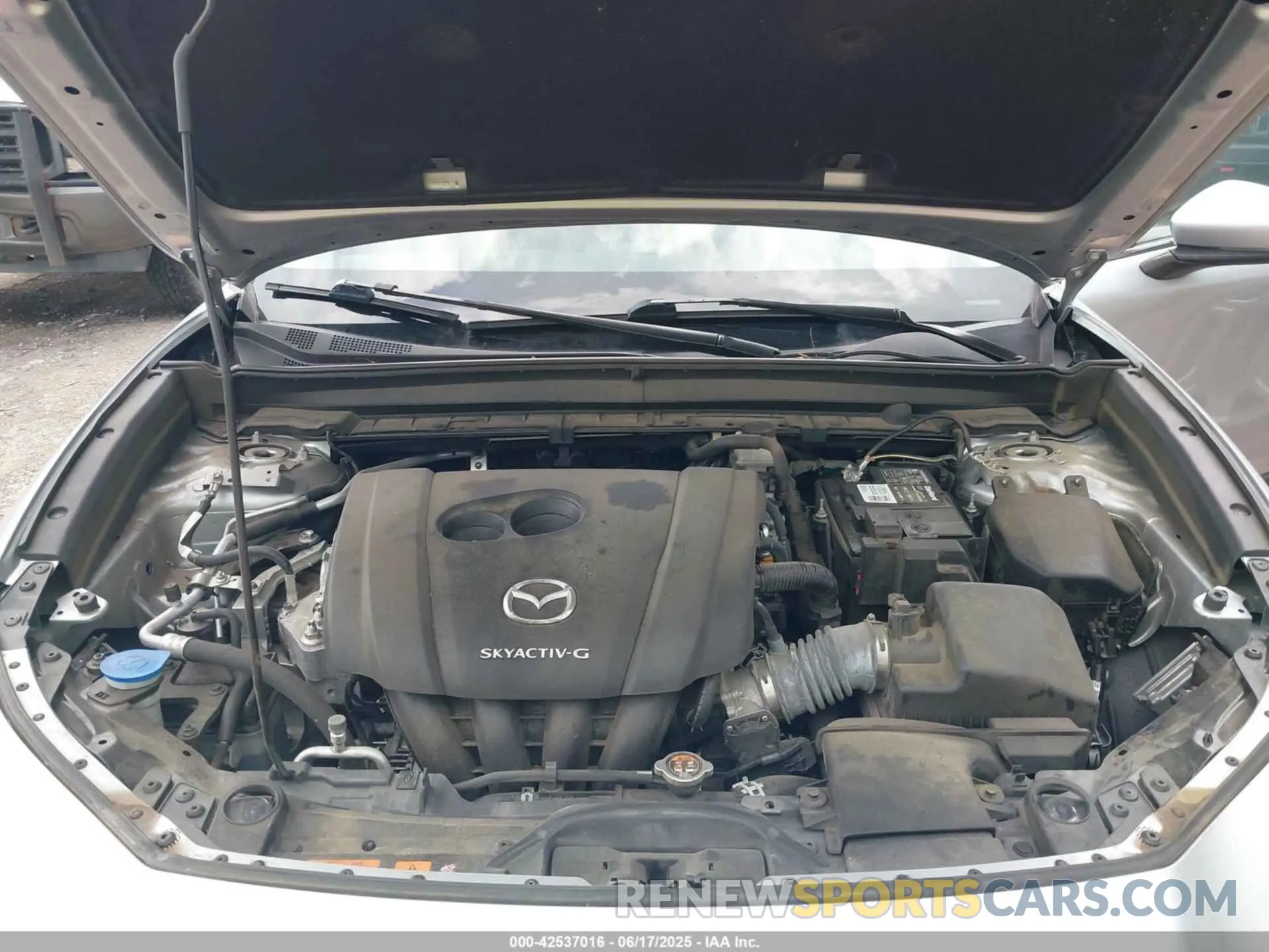 10 Photograph of a damaged car 3MVDMBBL4MM240615 MAZDA CX-30 2021
