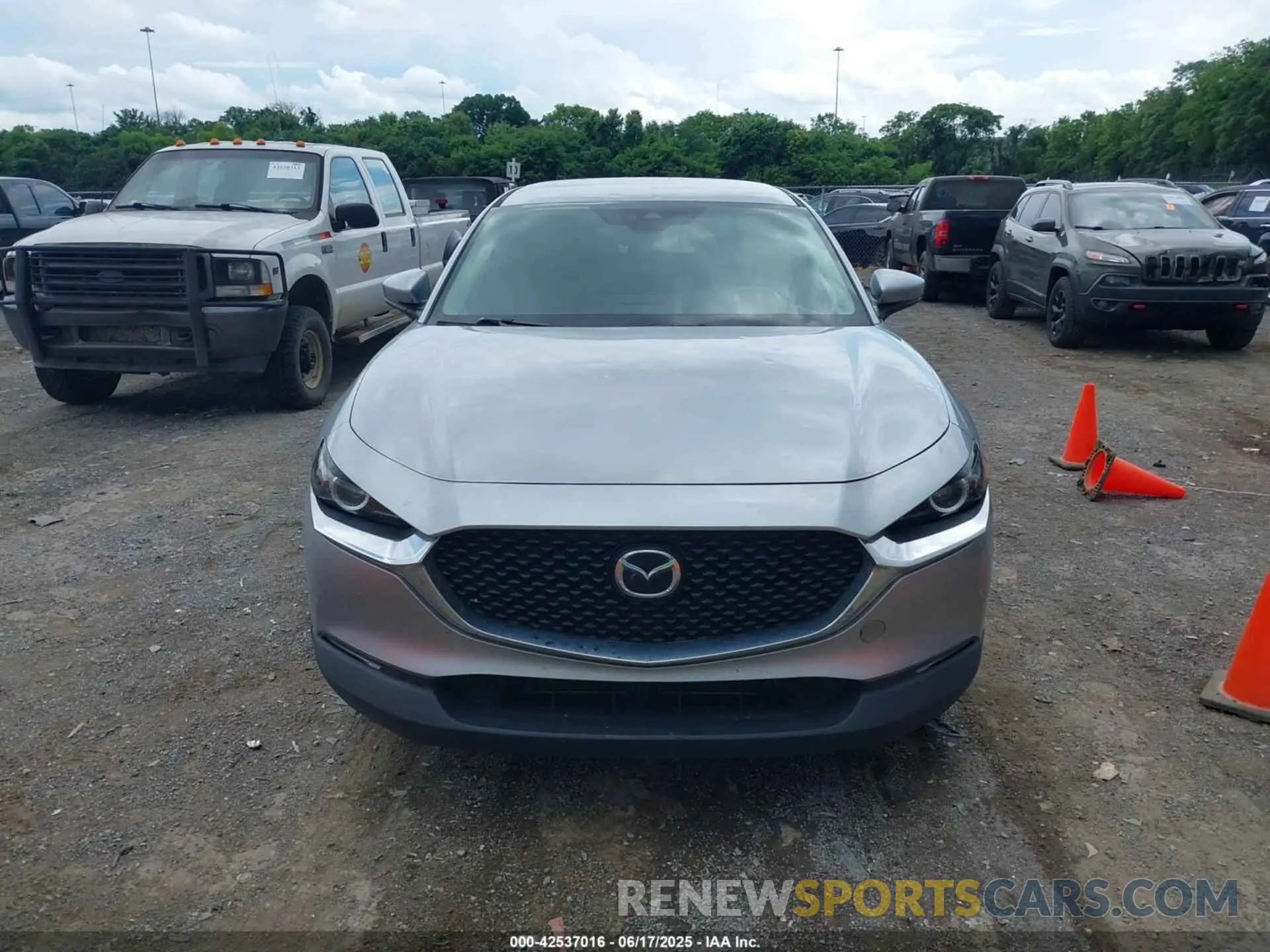 12 Photograph of a damaged car 3MVDMBBL4MM240615 MAZDA CX-30 2021