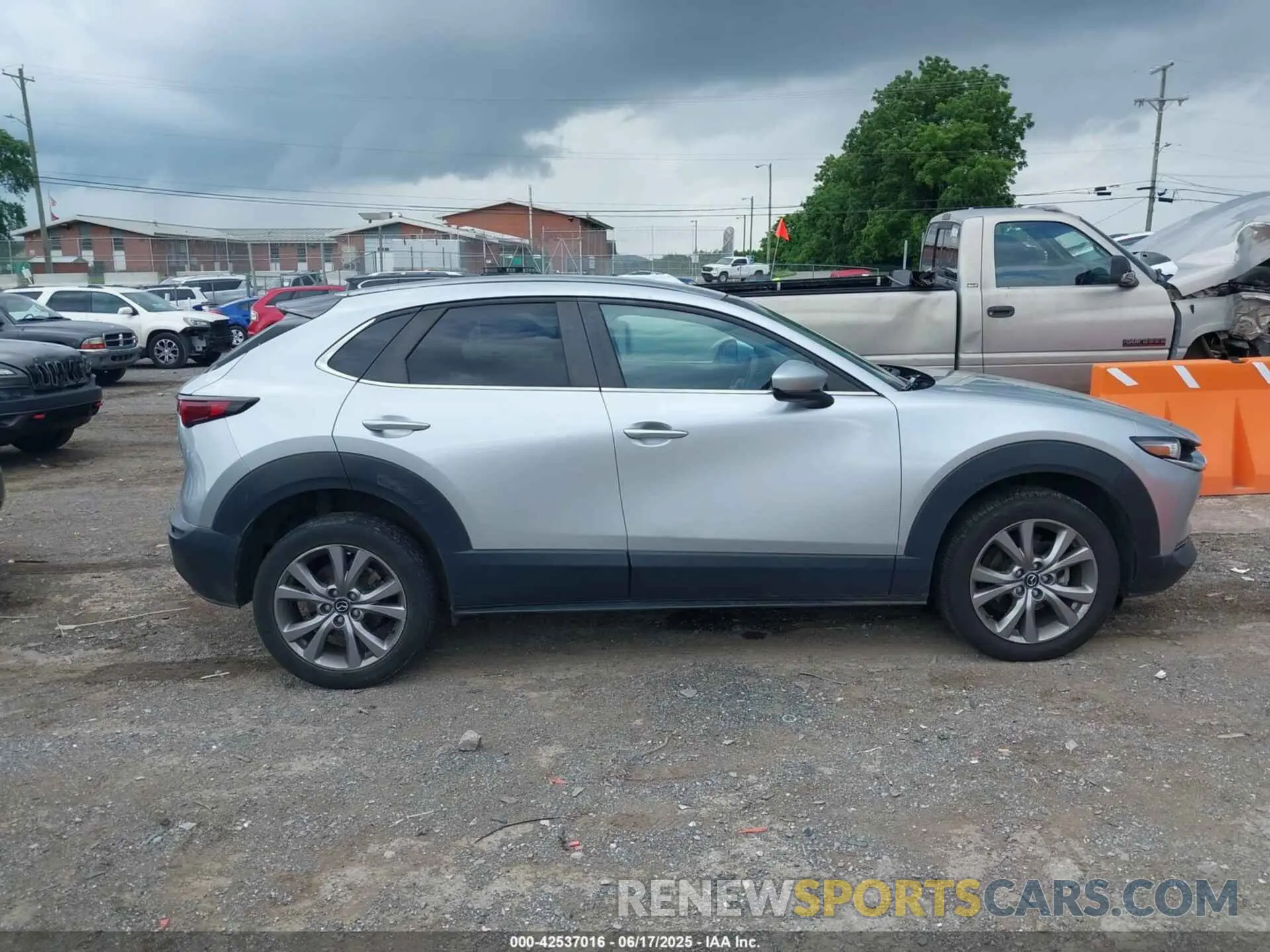 13 Photograph of a damaged car 3MVDMBBL4MM240615 MAZDA CX-30 2021