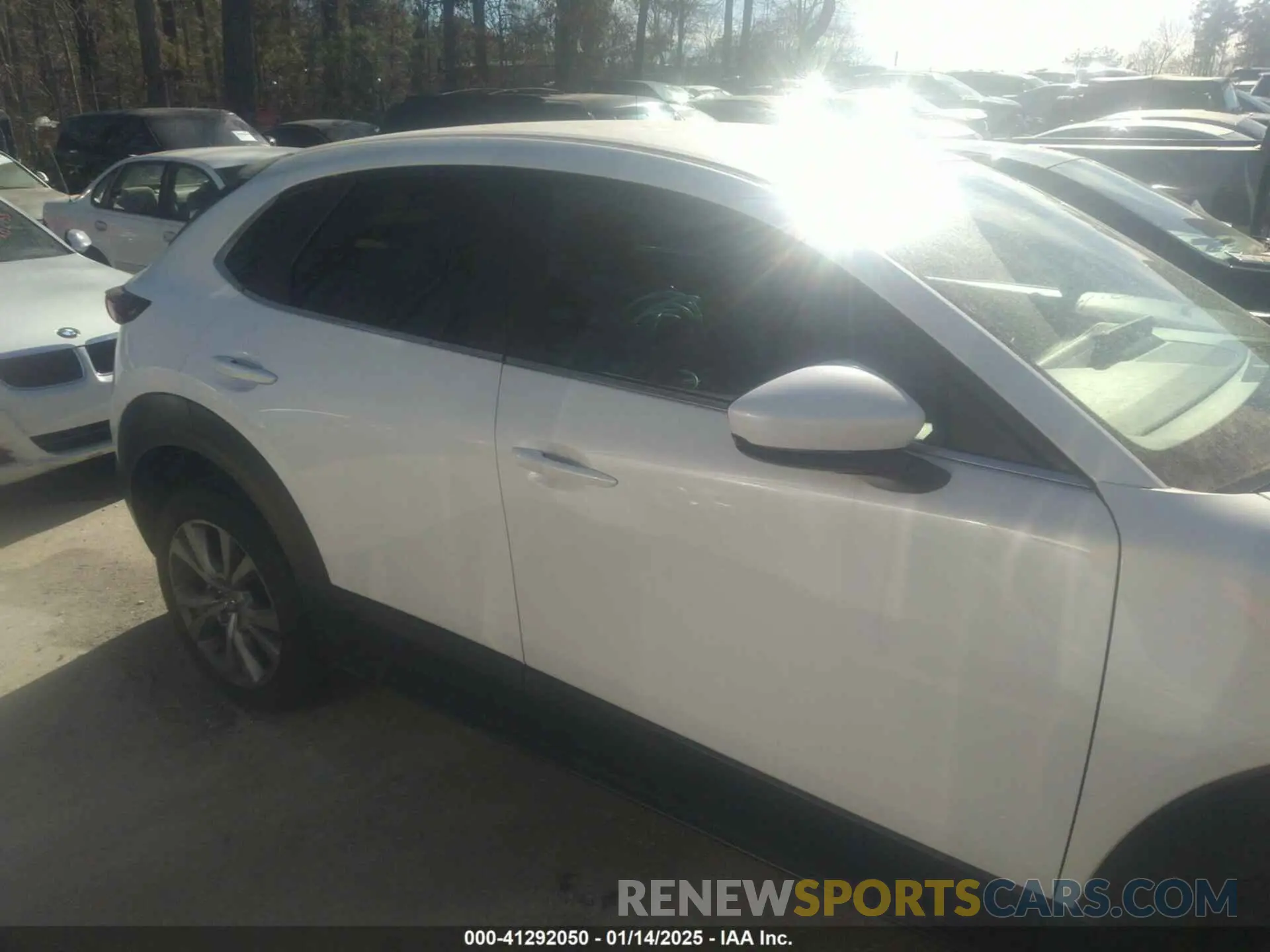 12 Photograph of a damaged car 3MVDMBBL5MM232040 MAZDA CX-30 2021