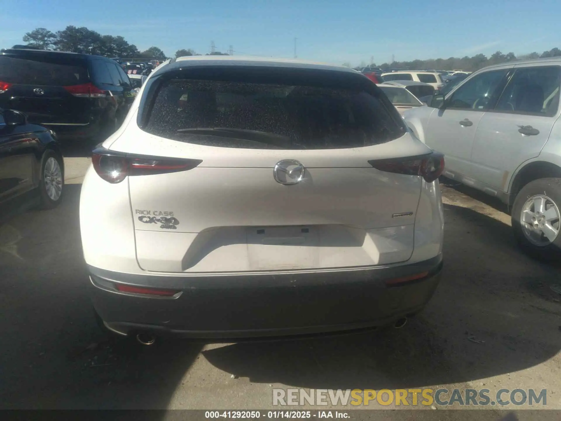 15 Photograph of a damaged car 3MVDMBBL5MM232040 MAZDA CX-30 2021