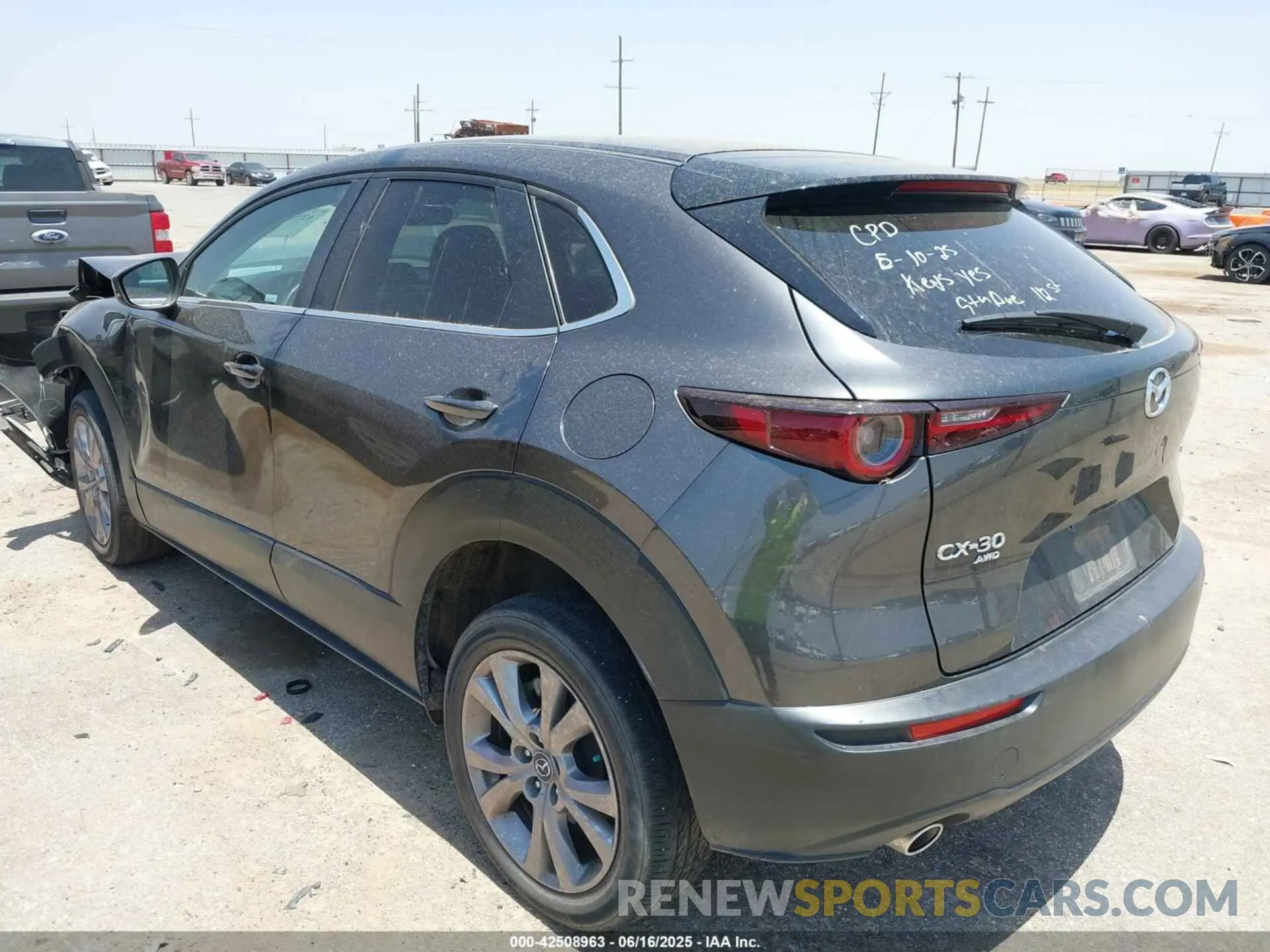 3 Photograph of a damaged car 3MVDMBBL7MM313900 MAZDA CX-30 2021