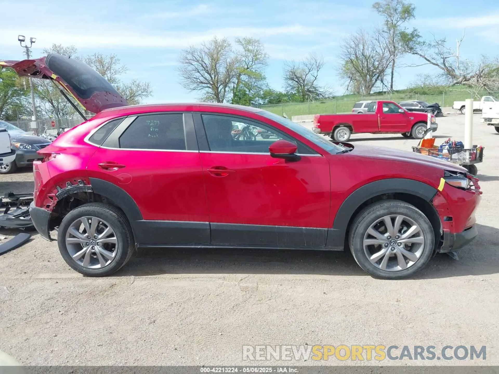 14 Photograph of a damaged car 3MVDMBBL8MM250466 MAZDA CX-30 2021