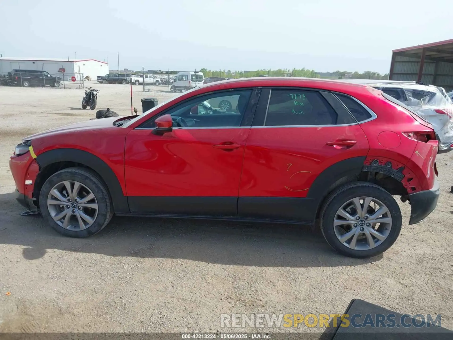 15 Photograph of a damaged car 3MVDMBBL8MM250466 MAZDA CX-30 2021