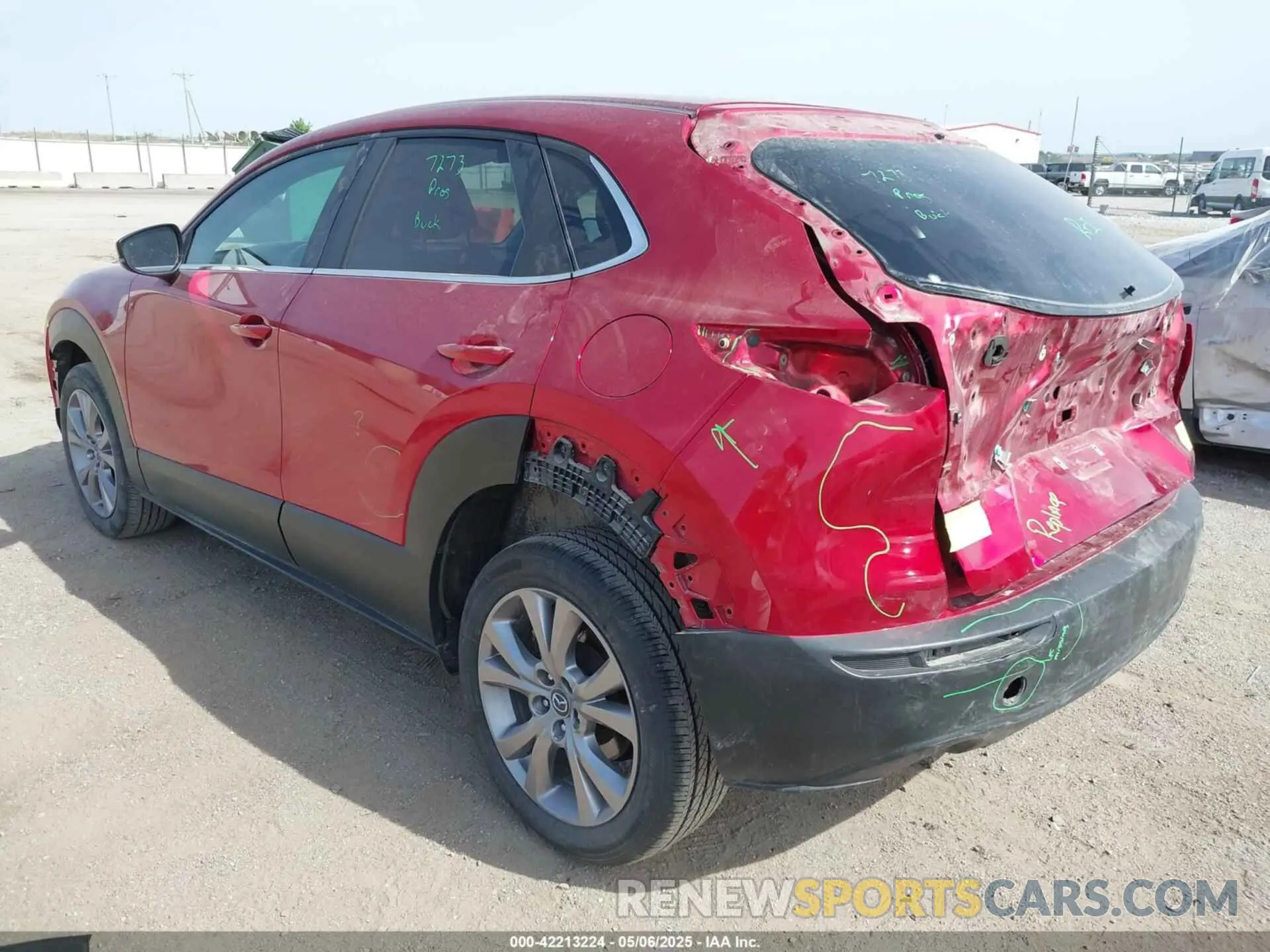 3 Photograph of a damaged car 3MVDMBBL8MM250466 MAZDA CX-30 2021