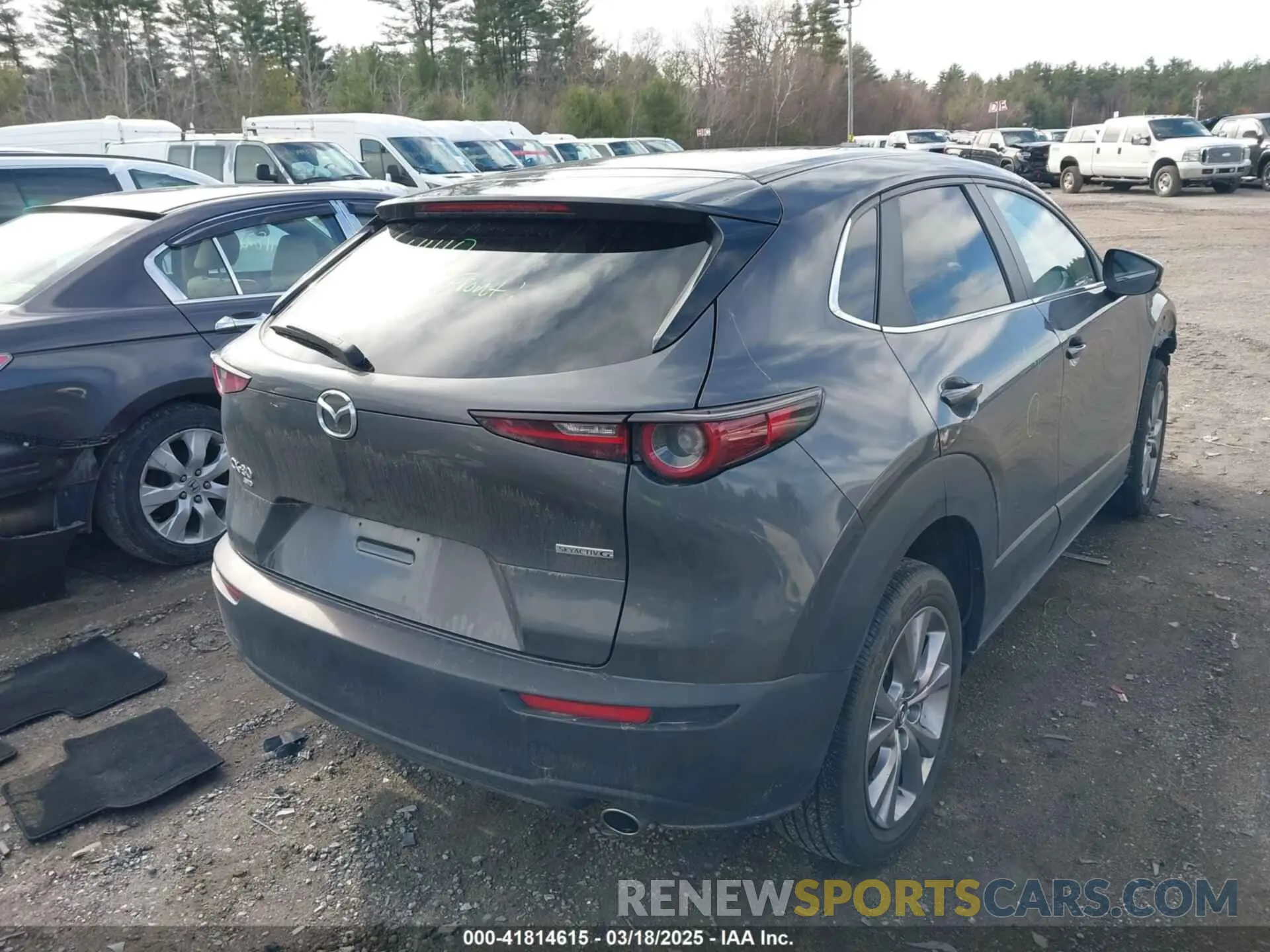 4 Photograph of a damaged car 3MVDMBBL8MM308155 MAZDA CX-30 2021