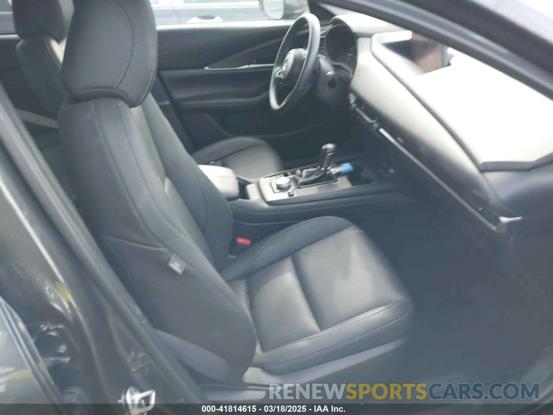 5 Photograph of a damaged car 3MVDMBBL8MM308155 MAZDA CX-30 2021