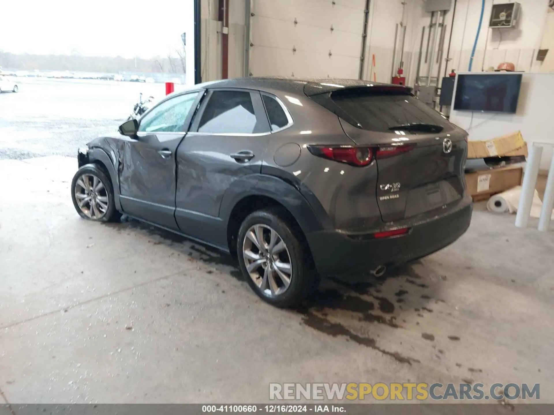 3 Photograph of a damaged car 3MVDMBBL8MM312187 MAZDA CX-30 2021