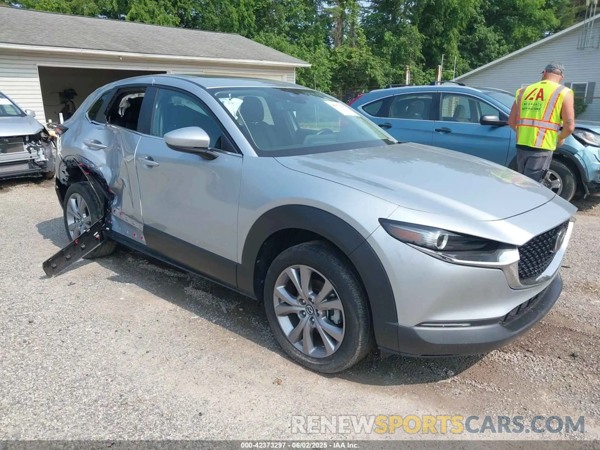 1 Photograph of a damaged car 3MVDMBCL0MM302896 MAZDA CX-30 2021