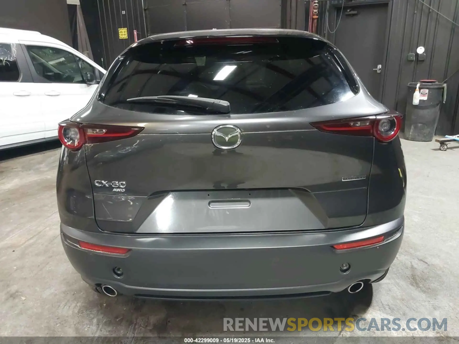 17 Photograph of a damaged car 3MVDMBCL1MM247701 MAZDA CX-30 2021