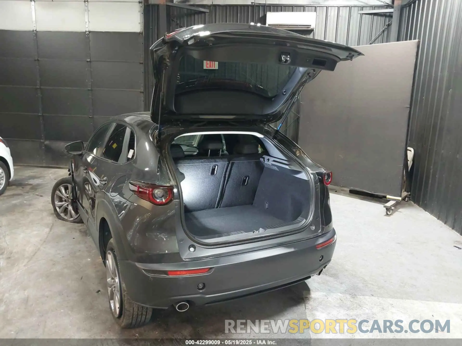 3 Photograph of a damaged car 3MVDMBCL1MM247701 MAZDA CX-30 2021