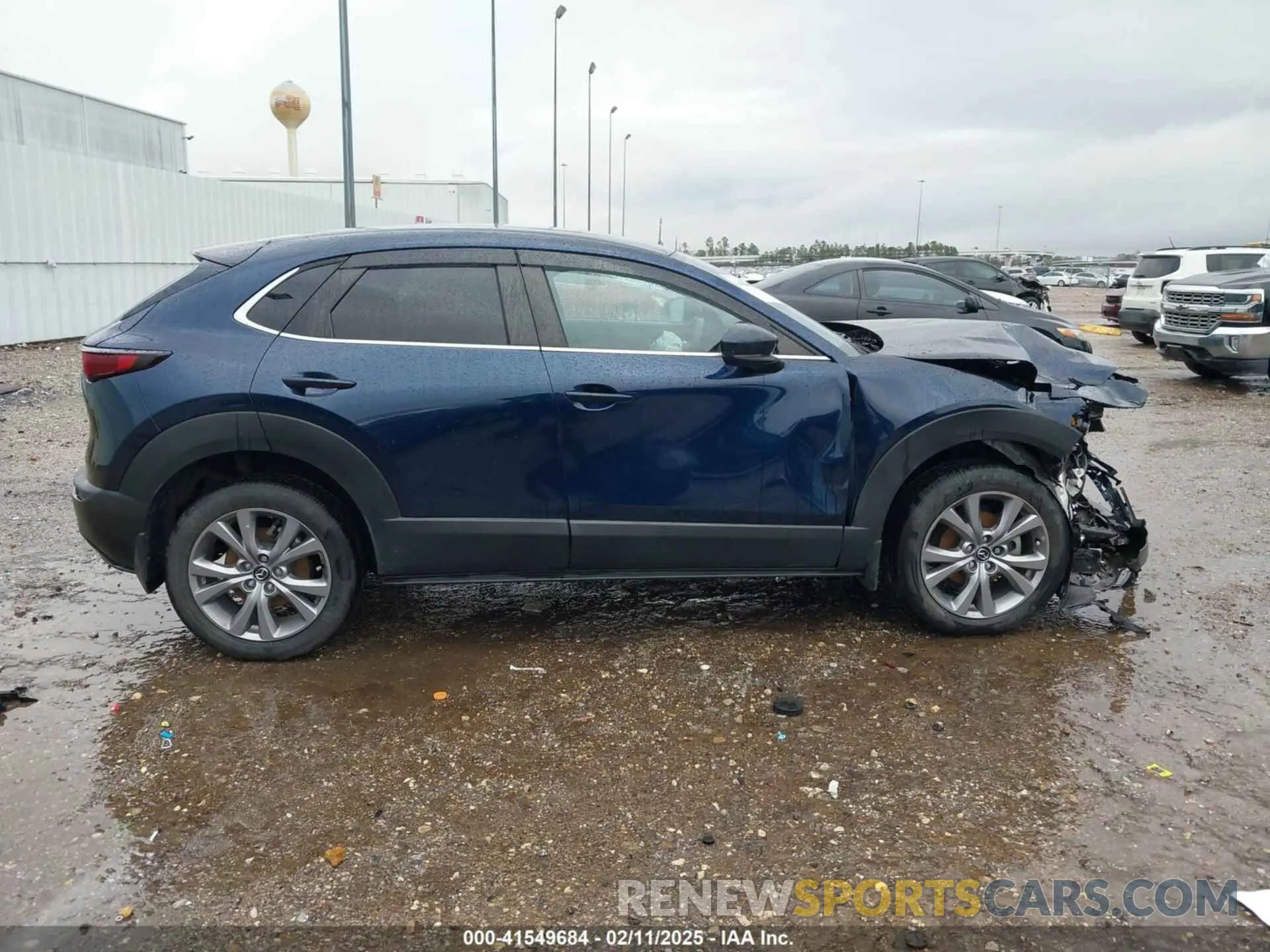 14 Photograph of a damaged car 3MVDMBCL2MM319036 MAZDA CX-30 2021