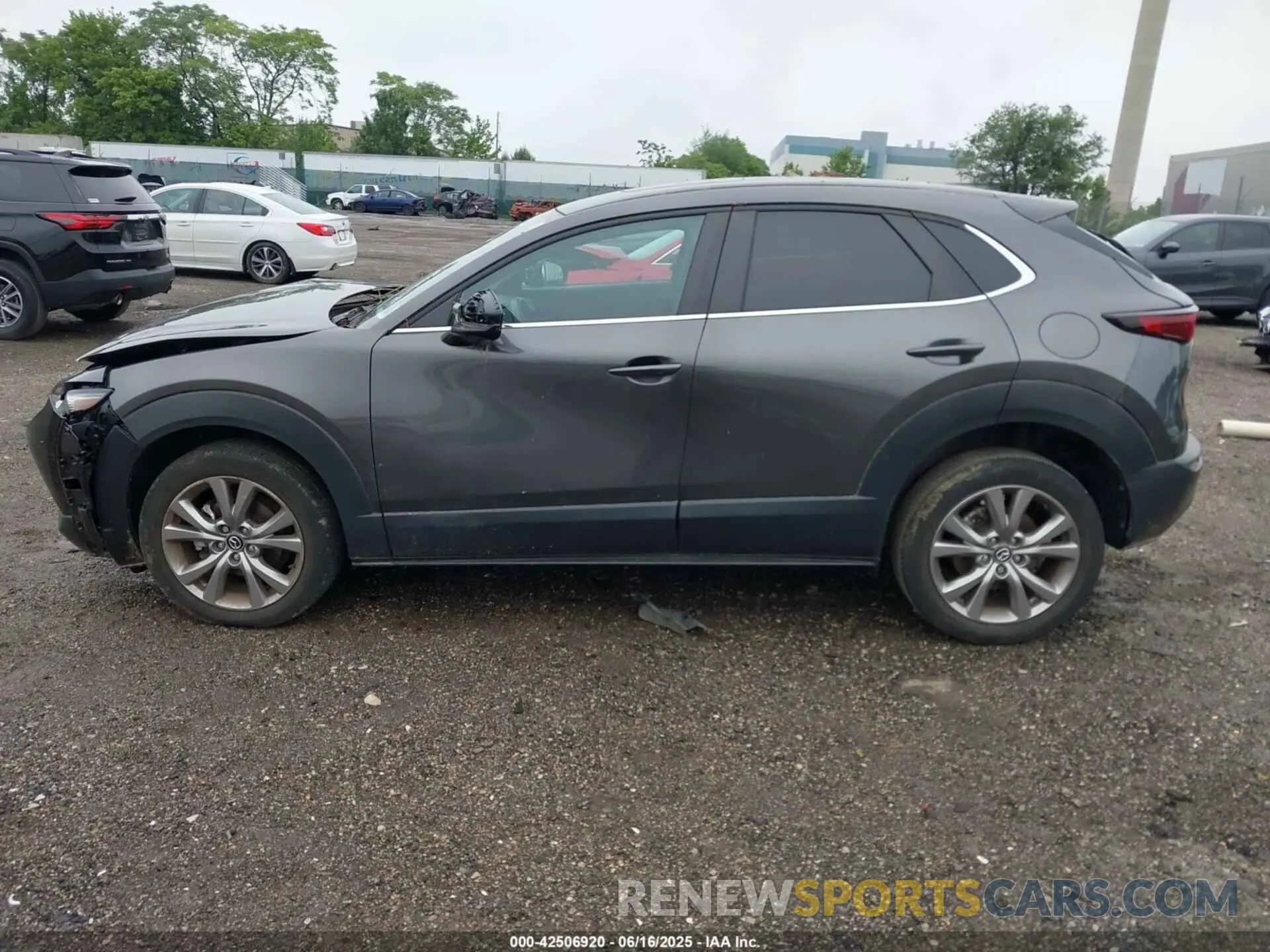 14 Photograph of a damaged car 3MVDMBCL3MM213601 MAZDA CX-30 2021