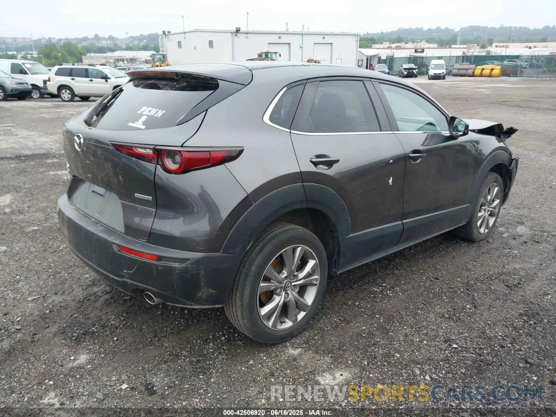 4 Photograph of a damaged car 3MVDMBCL3MM213601 MAZDA CX-30 2021