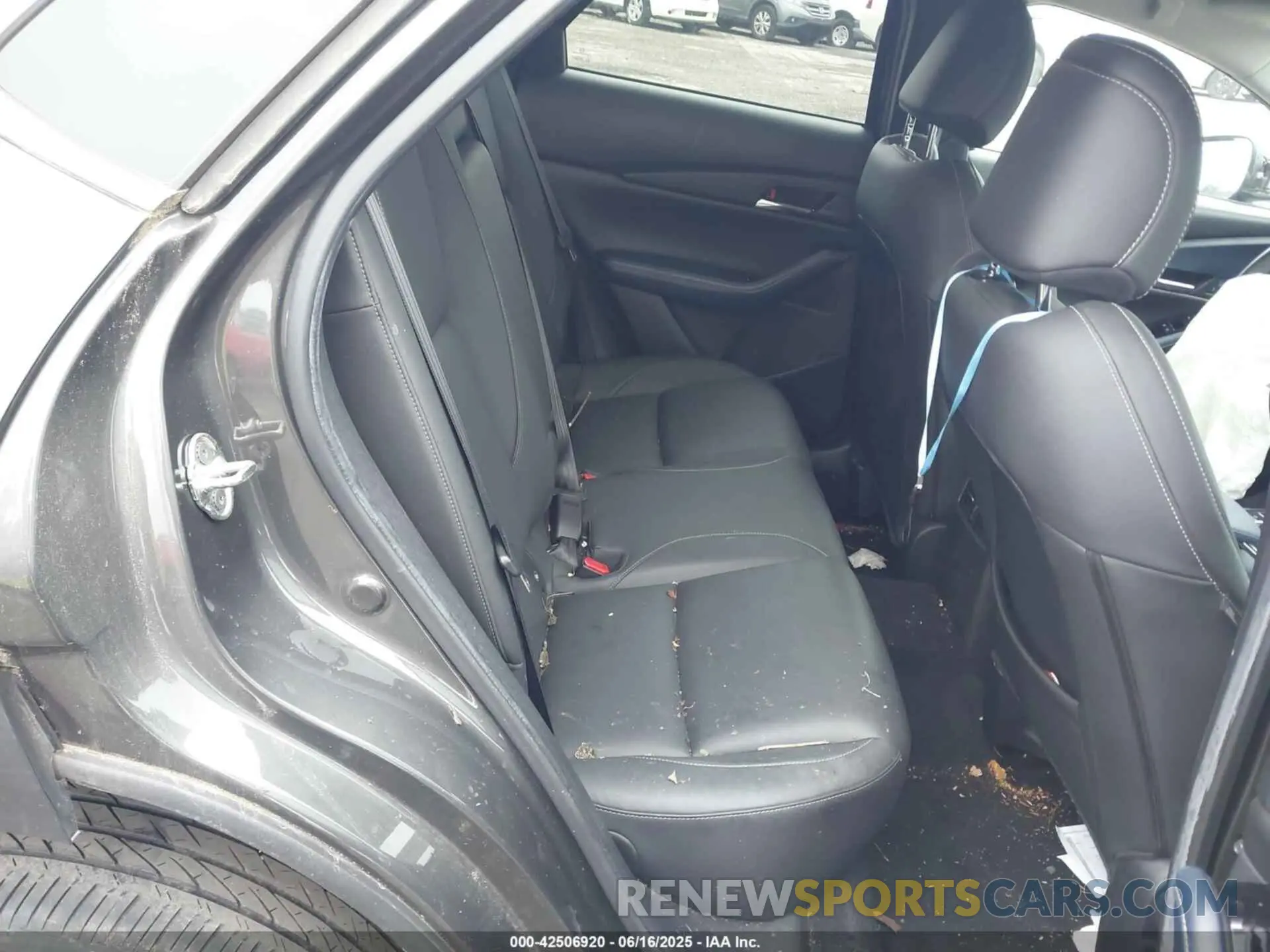 8 Photograph of a damaged car 3MVDMBCL3MM213601 MAZDA CX-30 2021